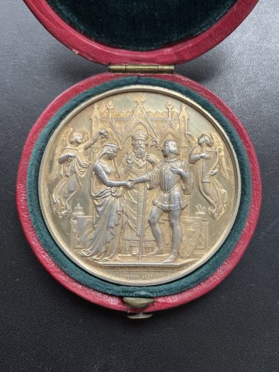 欧洲章牌–拍卖第8场 - 1870年法国婚礼镀金原盒银章（50mm大版）