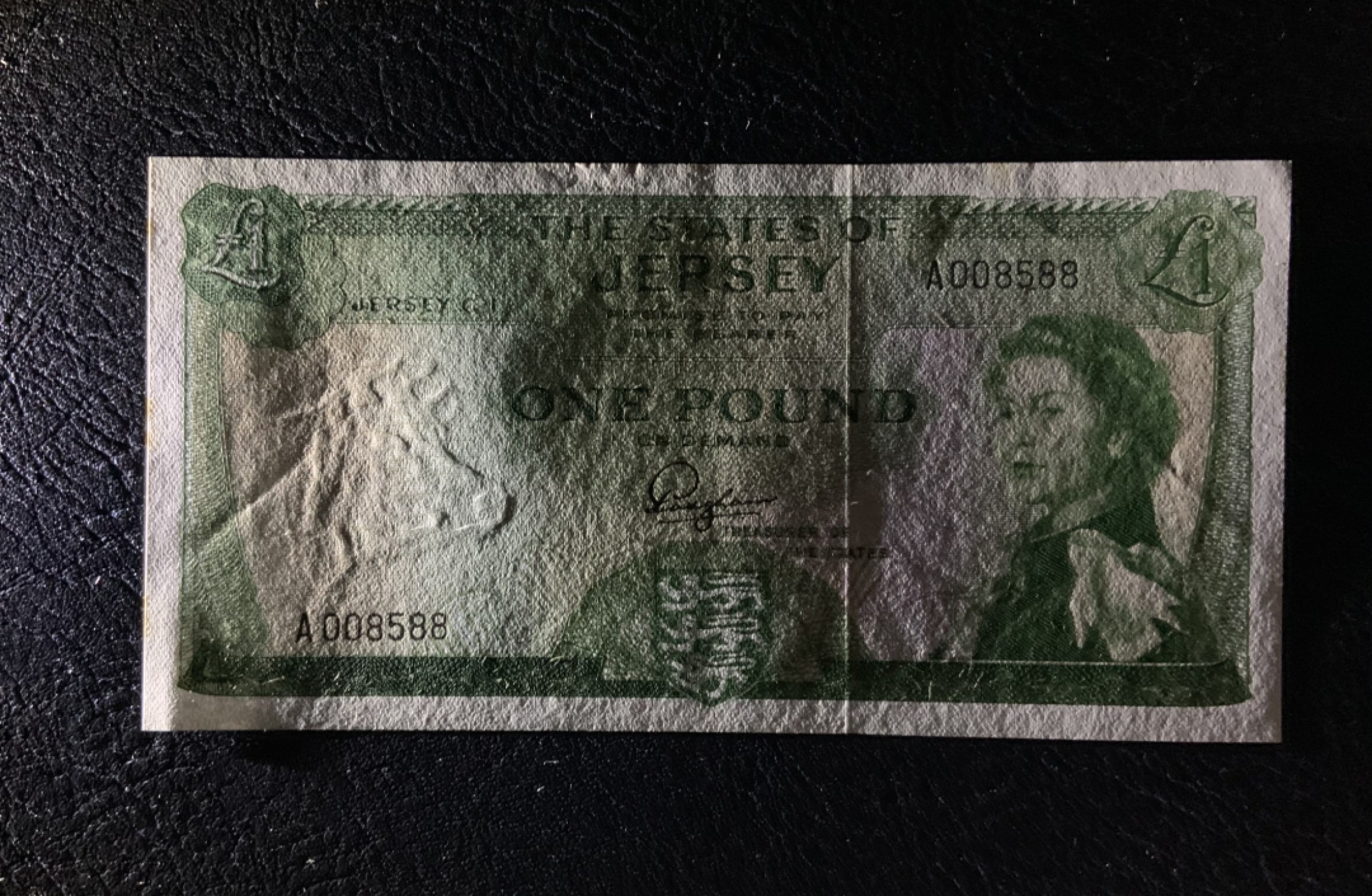 收藏联盟Quantum Auction 第195期拍卖(已更新) 泽西岛1963年1镑 品相AU 首发A冠千位号 戎装女王