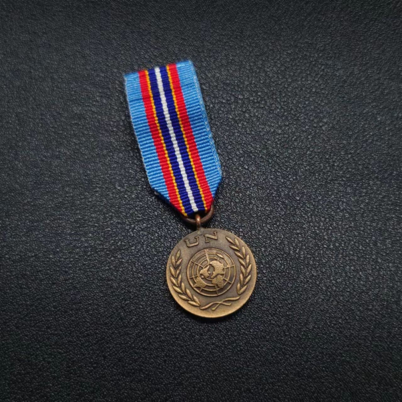 勋章奖章交易所10月1日群拍，举国同庆，全场包邮！ 联合国柬埔寨奖章迷你章1991-1992