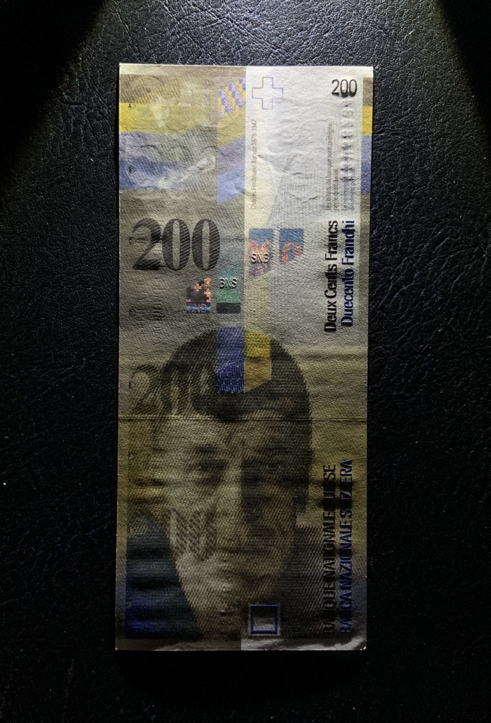 收藏联盟Quantum Auction 第195期拍卖(已更新) 瑞士2013年200法郎 品相UNC-  一个角轻微触碰 票面正常滚轮印