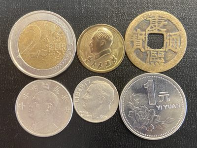 一组币章