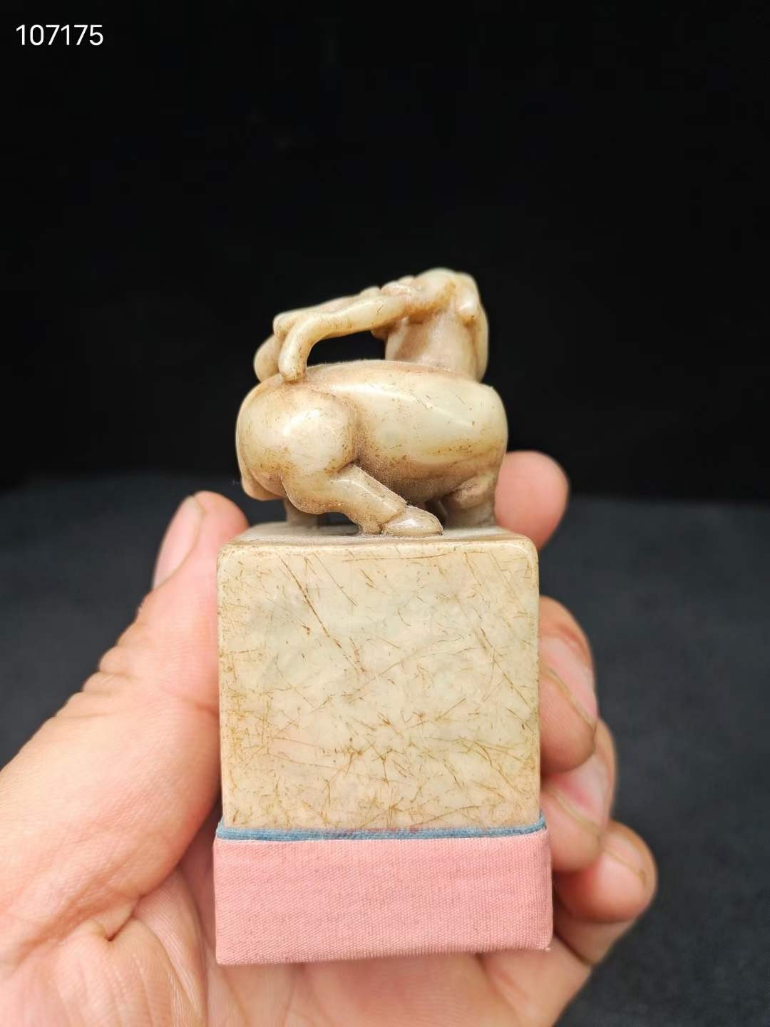 寿山石老印章，雕工精美，线条流畅，包浆自然，皮克老辣，保存完好，收藏珍品！ 寿山石老印章，雕工精美，线条流畅，包浆自然，皮克老辣，保存完好，收藏珍品！