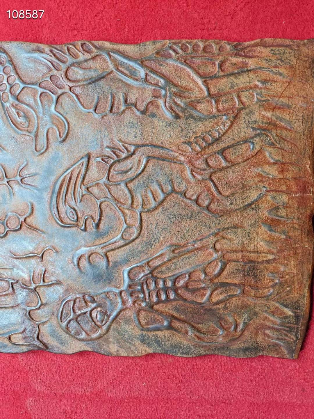 陨石红山文化岩画，雕工精美，线条流畅，保存完好，收藏珍品！