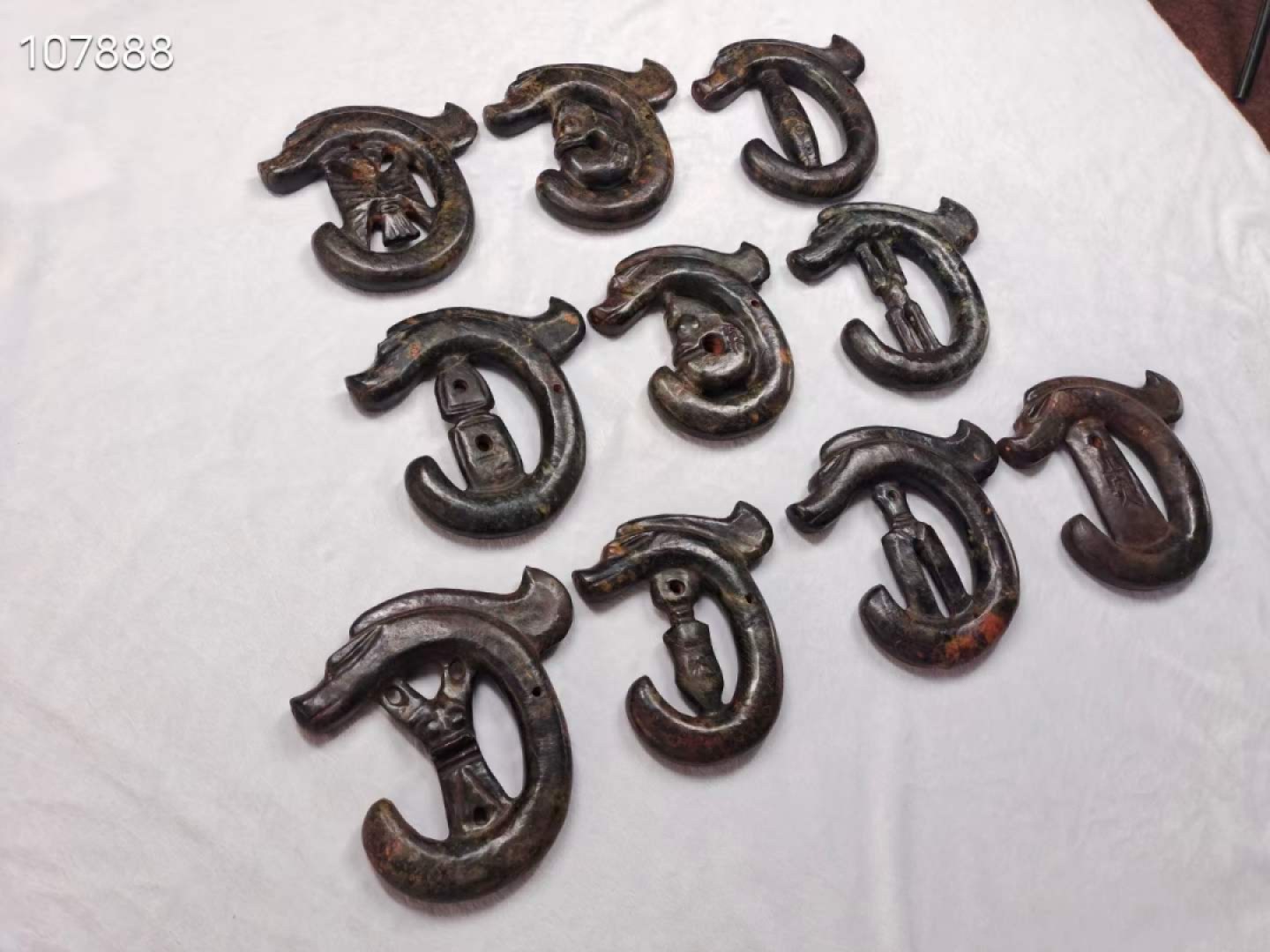 陨石C龙，雕工精美，线条流畅，天外来客有磁性，具有神秘力量（单个售价）