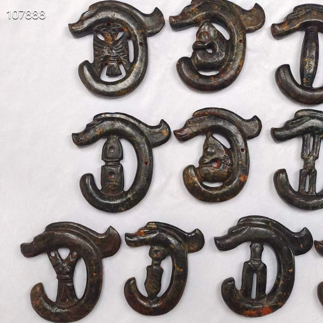 陨石C龙，雕工精美，线条流畅，天外来客有磁性，具有神秘力量（单个售价）