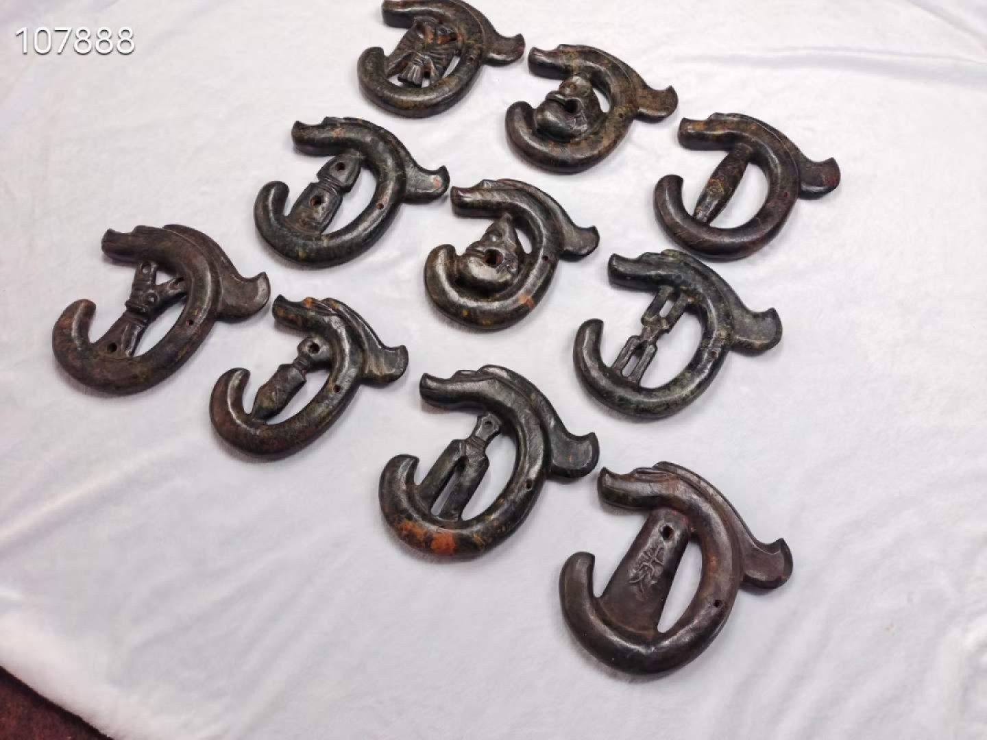 陨石C龙，雕工精美，线条流畅，天外来客有磁性，具有神秘力量（单个售价）