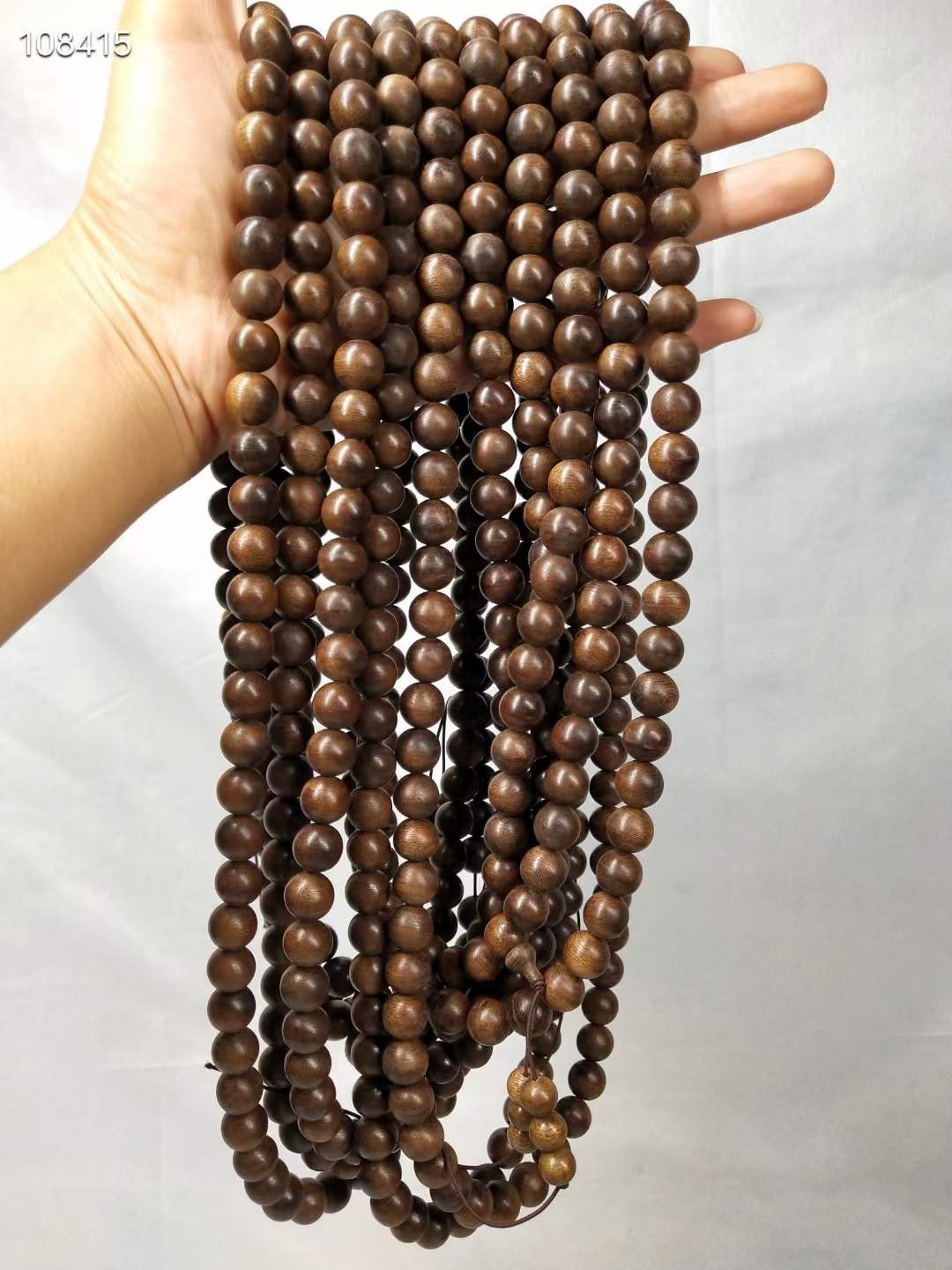 沉香木佛珠一盒，一盒五条 沉香木佛珠一盒，一盒五条