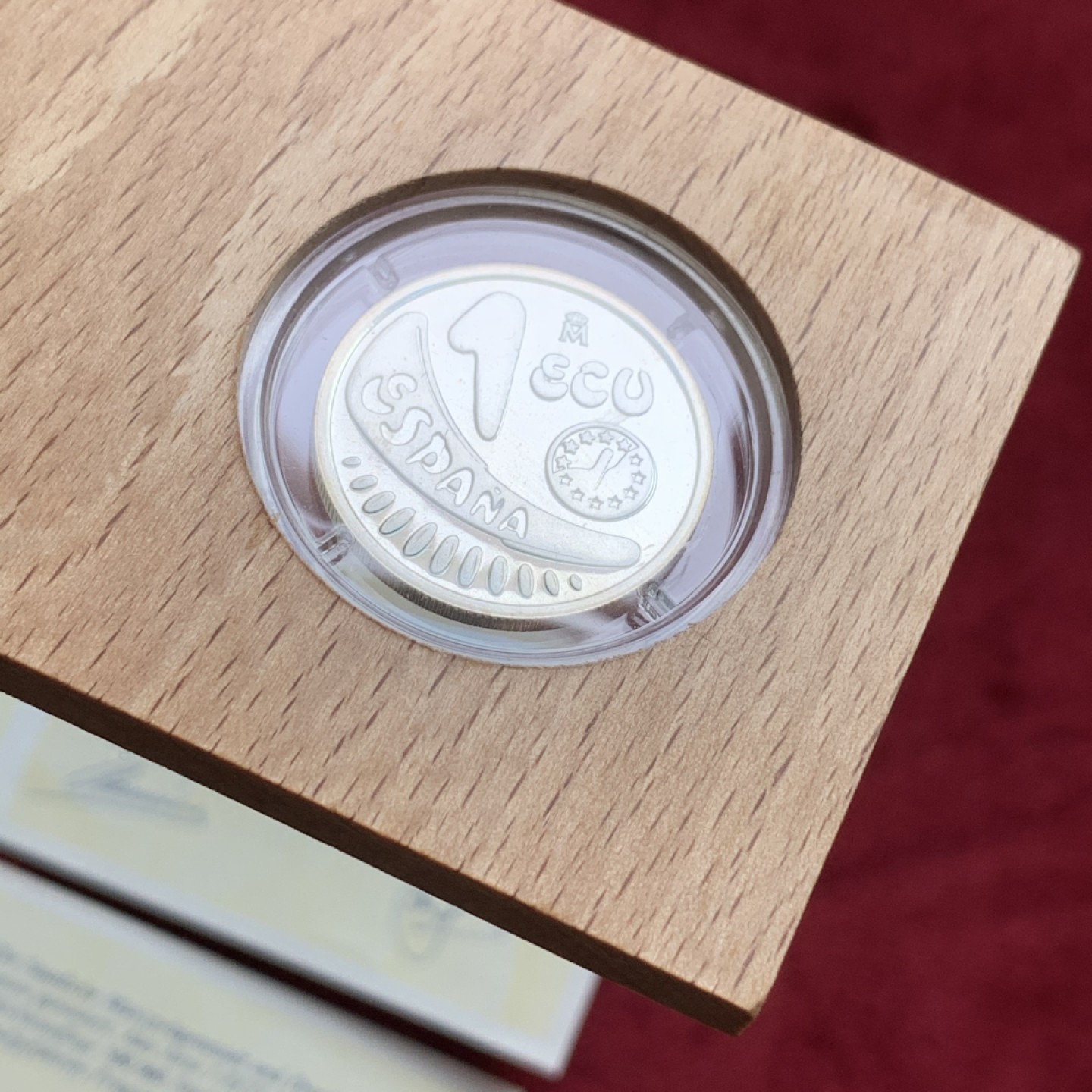 《竞宝斋》第100场-纪念拍卖 (全场包邮)中拍得限量纪念章 原盒证书 西班牙1989年 骑牛女神 ECU 精致银币