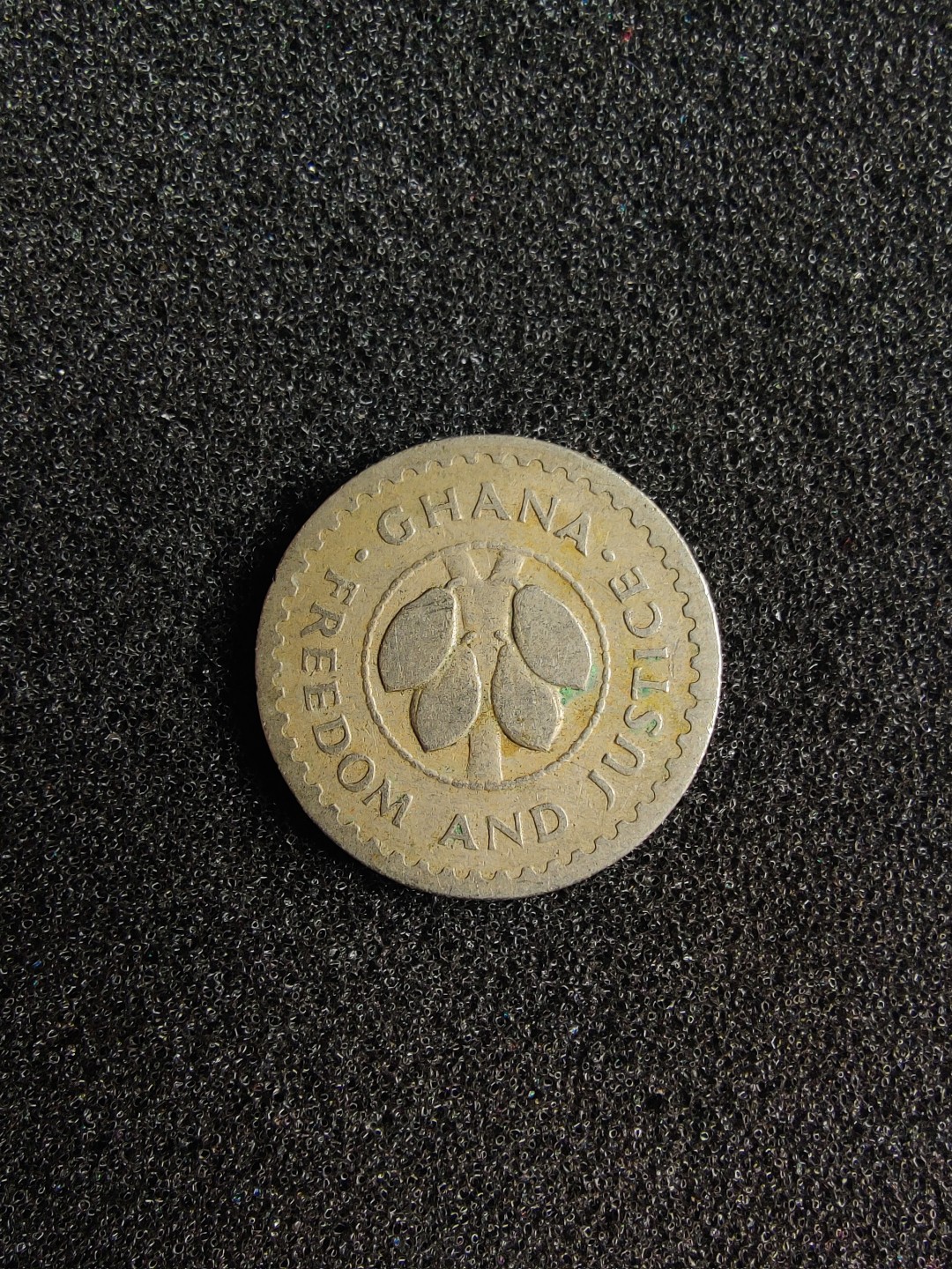 ♥一只鱼（世界钱币第二期） 加纳10比塞瓦