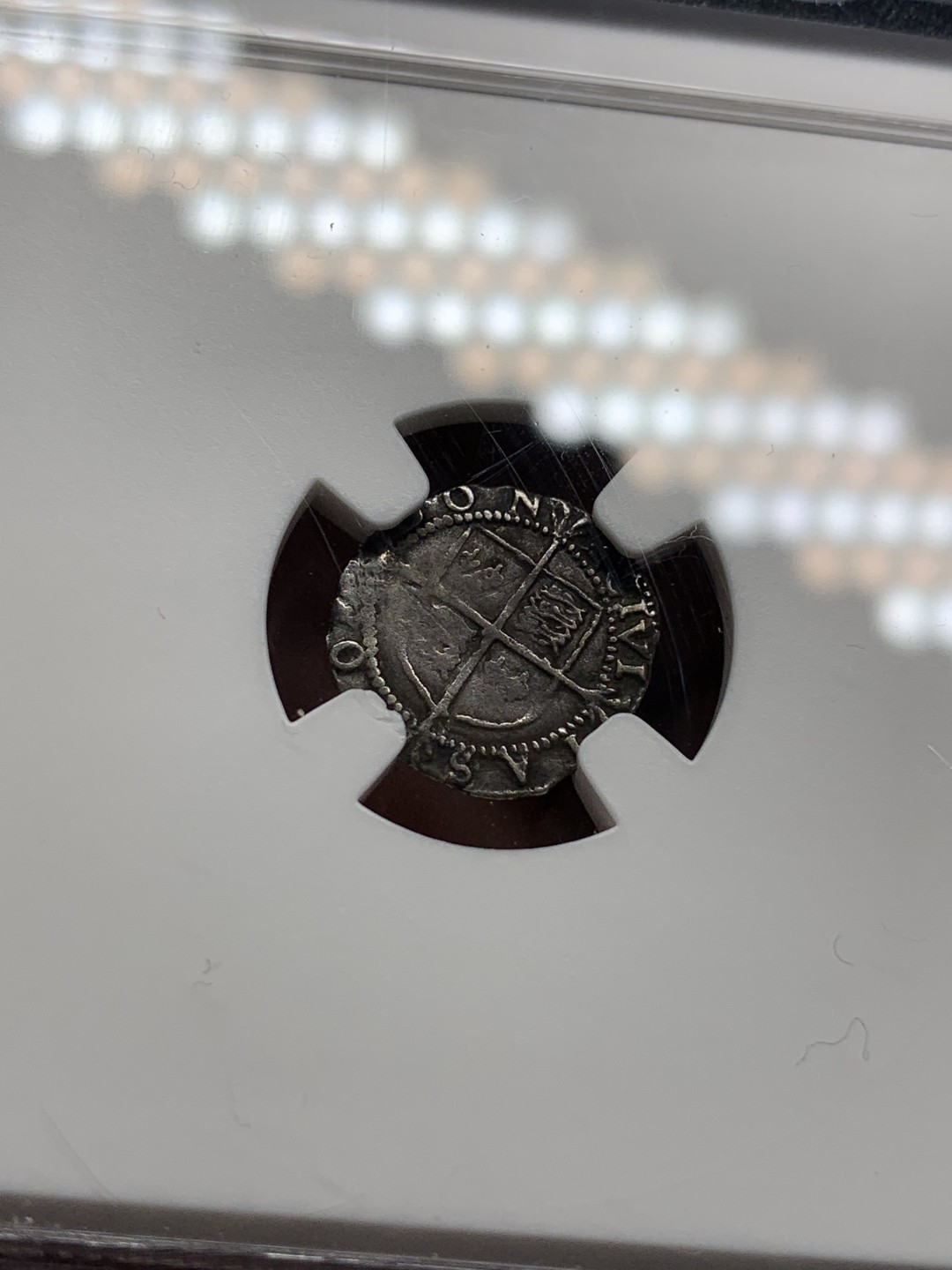 《竞宝斋》第100场-纪念拍卖 (全场包邮)中拍得限量纪念章 NGC VF 英国 1600年 伊丽莎白一世 1便士银币 这枚人像清晰 打制非常好 评级师用现代币的标准定义1600年的币 不理解