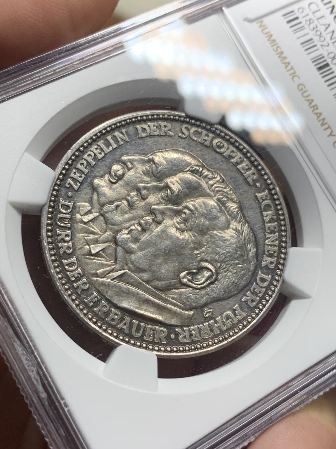 《竞宝斋》第100场-纪念拍卖 (全场包邮)中拍得限量纪念章 NGC UNC 1929年德国齐柏林飞艇环球飞行纪念银章 PL底板 灰度包浆 裸币自评 习惯性没分