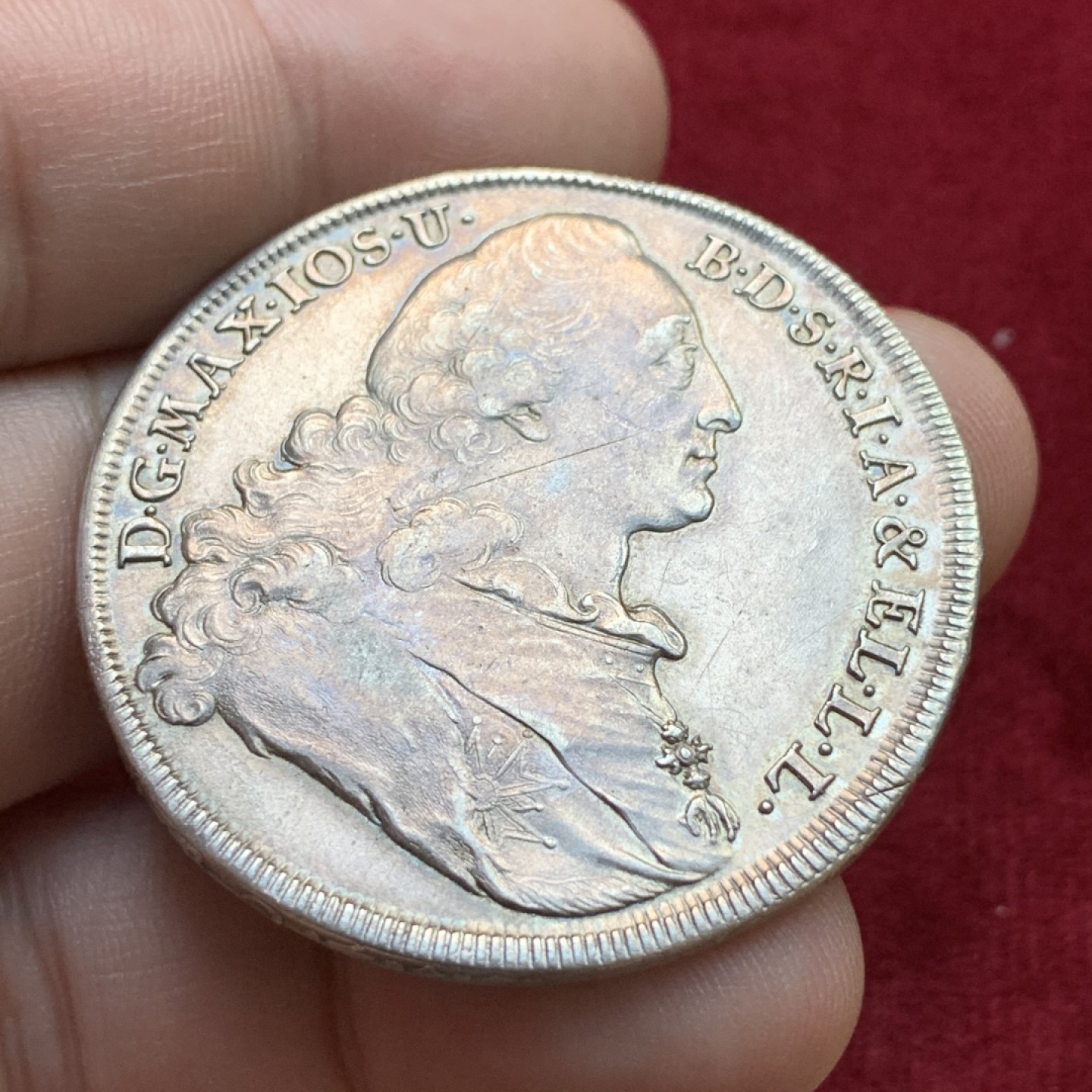 《竞宝斋》第100场-纪念拍卖 (全场包邮)中拍得限量纪念章 德国 巴伐利亚 1771年 马克西米利安 圣母抱婴 泰勒 大银币 和1770年的头像已经有很大的改变更加的扎实