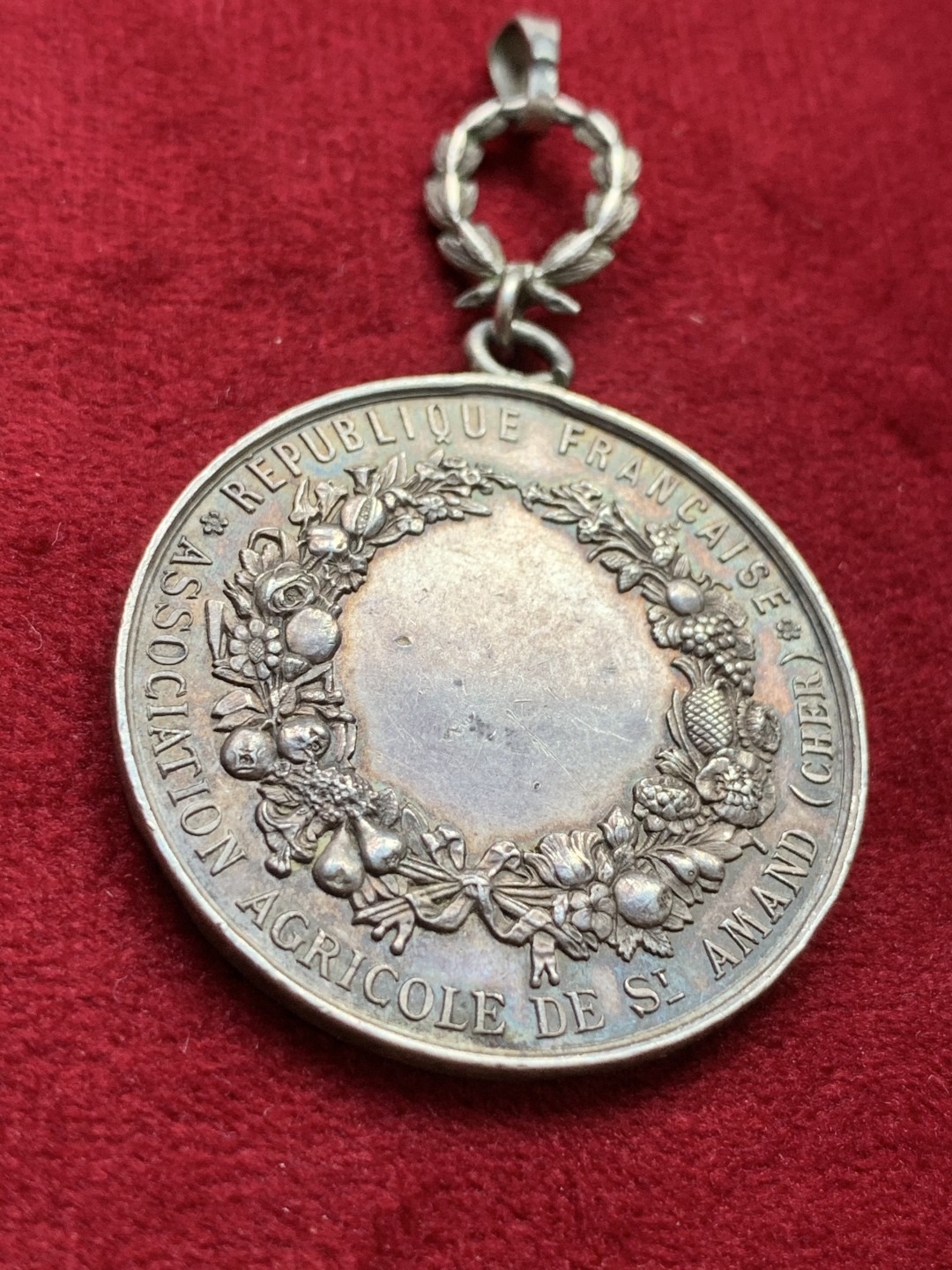 《竞宝斋》第100场-纪念拍卖 (全场包邮)中拍得限量纪念章 法国 农业部 银章  设计新颖 细节非常好 20.3克 圆章直径36.9mm