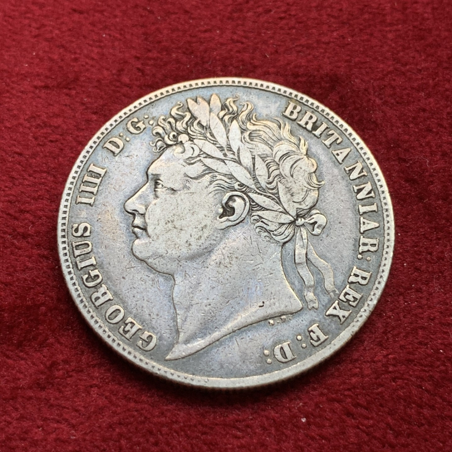 《竞宝斋》第100场-纪念拍卖 (全场包邮)中拍得限量纪念章 热门品种 英国 1820年 乔四半克朗 银币 老五彩包浆 状态自然 可收藏