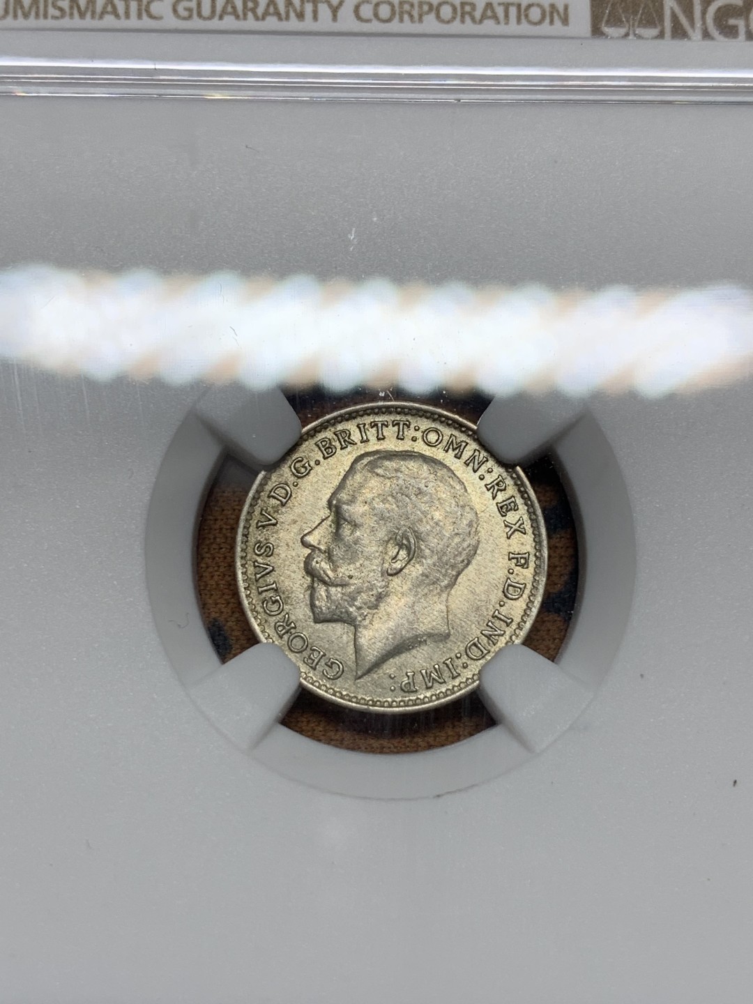 《竞宝斋》第100场-纪念拍卖 (全场包邮)中拍得限量纪念章 NGC MS62 英国 1921年 乔治五世 3便士银币 头发打制的都很好