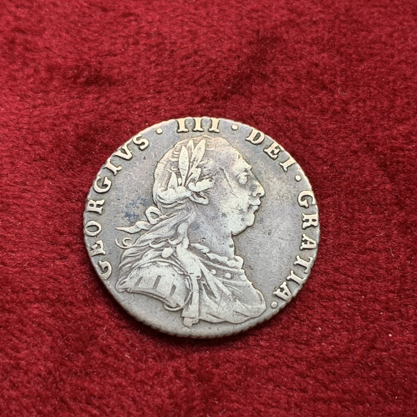 《竞宝斋》第100场-纪念拍卖 (全场包邮)中拍得限量纪念章 英国 1787年 乔三 6便士银币 原味包浆 细节好