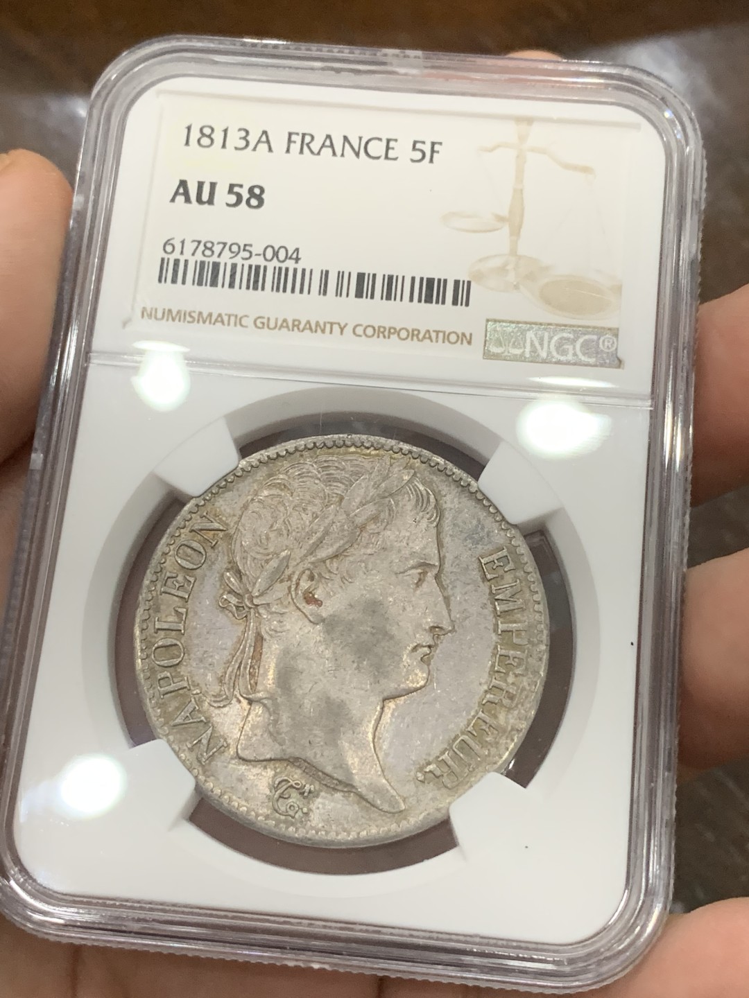 《竞宝斋》第100场-纪念拍卖 (全场包邮)中拍得限量纪念章 NGC AU58 法国 1813A 拿破仑一世  5法郎 大银币 双面的五彩包浆 细节非常好 底板全深打的不错 收藏多年