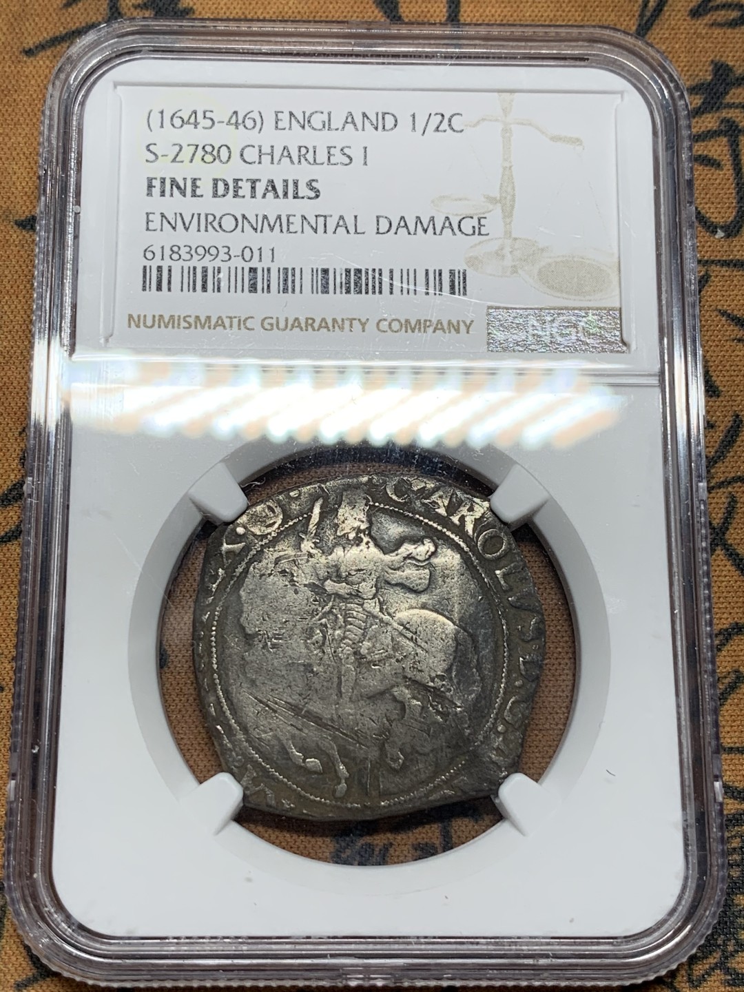 《竞宝斋》第100场-纪念拍卖 (全场包邮)中拍得限量纪念章 NGC 评级 英国 查理一世 1645-46年 半克朗骑马银币 制作条件所限 普遍弱打 不想吐糟N了  人像已经非常清晰 书价极高