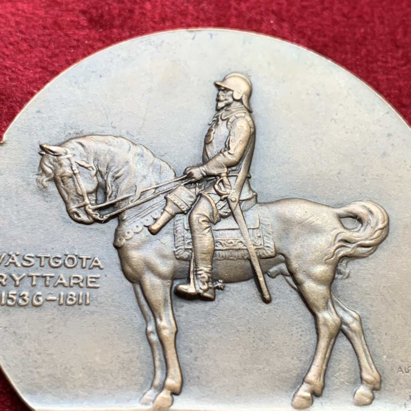 《竞宝斋》第100场-纪念拍卖 (全场包邮)中拍得限量纪念章 瑞典 1926年 阅兵 纪念铜章 34克 45mm直径 保存的很好，双面高浮雕