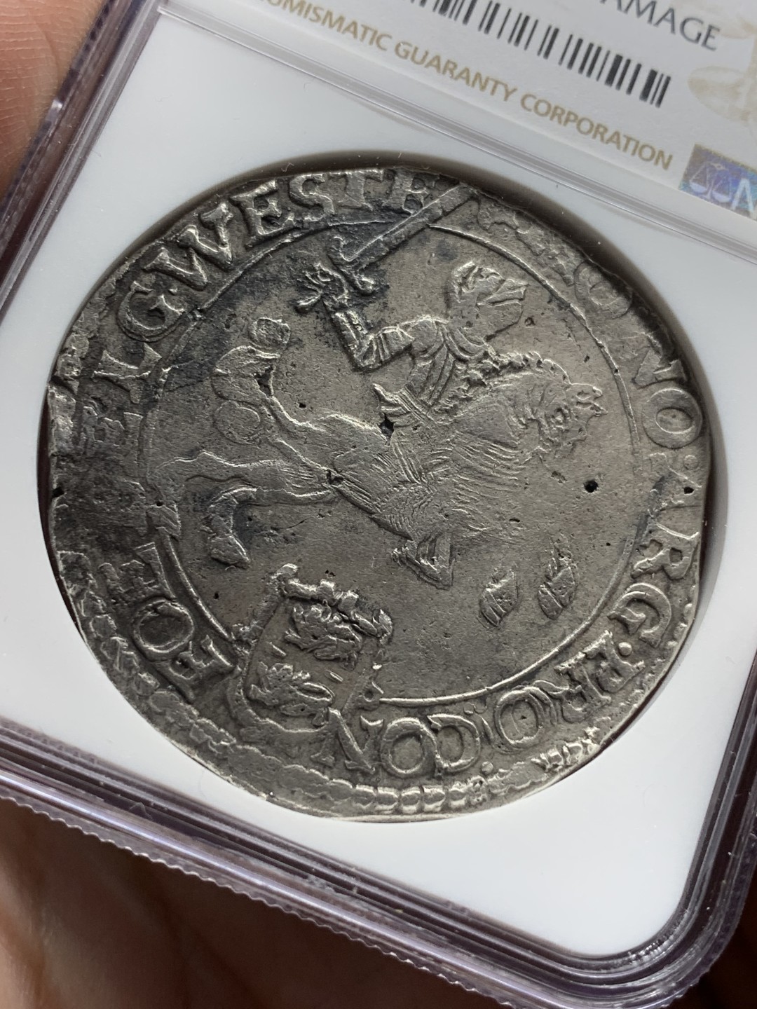 《竞宝斋》第100场-纪念拍卖 (全场包邮)中拍得限量纪念章 NGC VF 荷兰 西弗里斯兰省 1672 1杜卡特 大马剑银币 打制的非常好 这个1672年的币用上了现代币的标准给了VF 无法形容