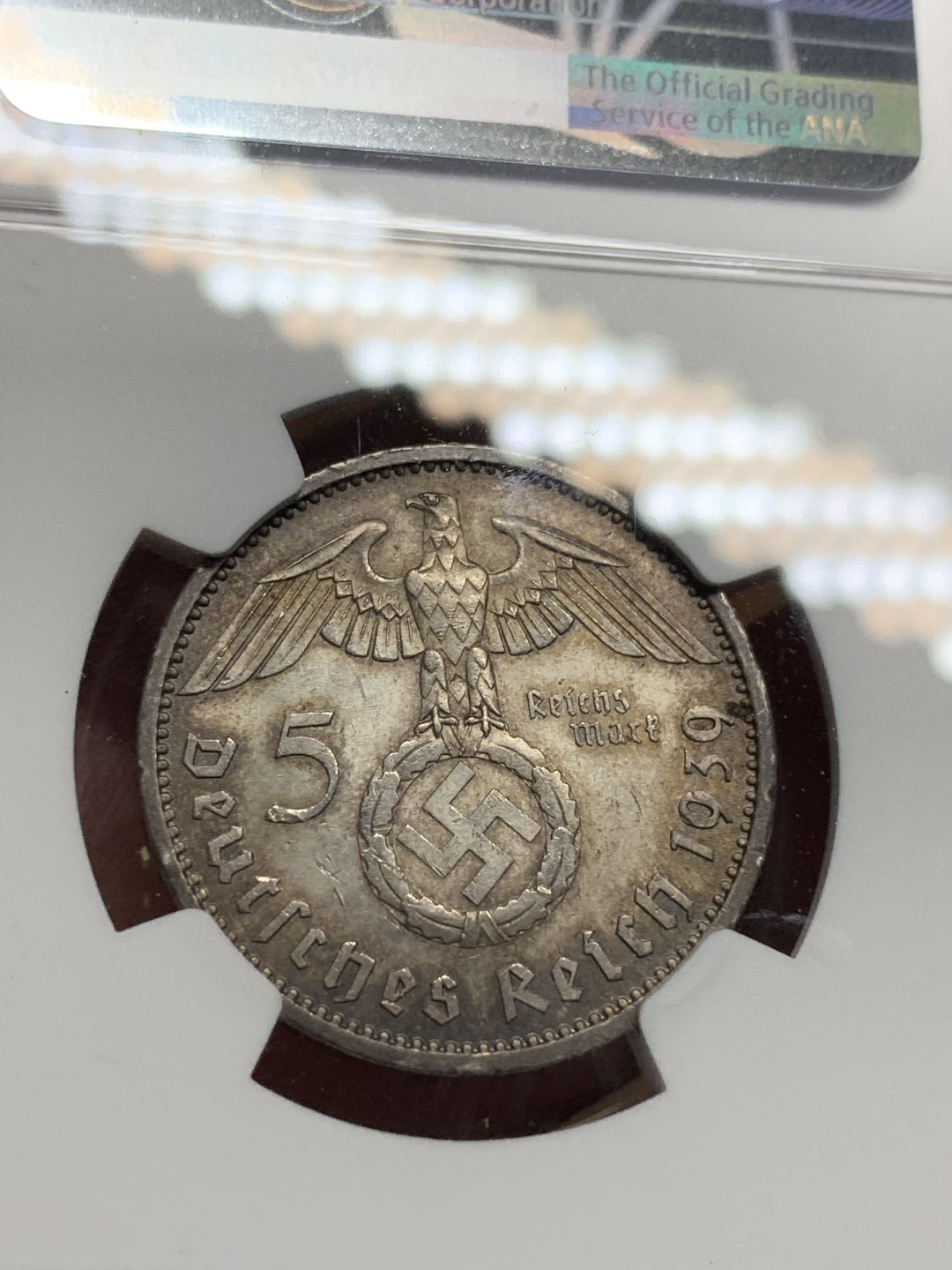 《竞宝斋》第100场-纪念拍卖 (全场包邮)中拍得限量纪念章 NGC MS63 德国 1939年 兴登堡 5马克银币 双面深色包浆 能给到63分实在不易