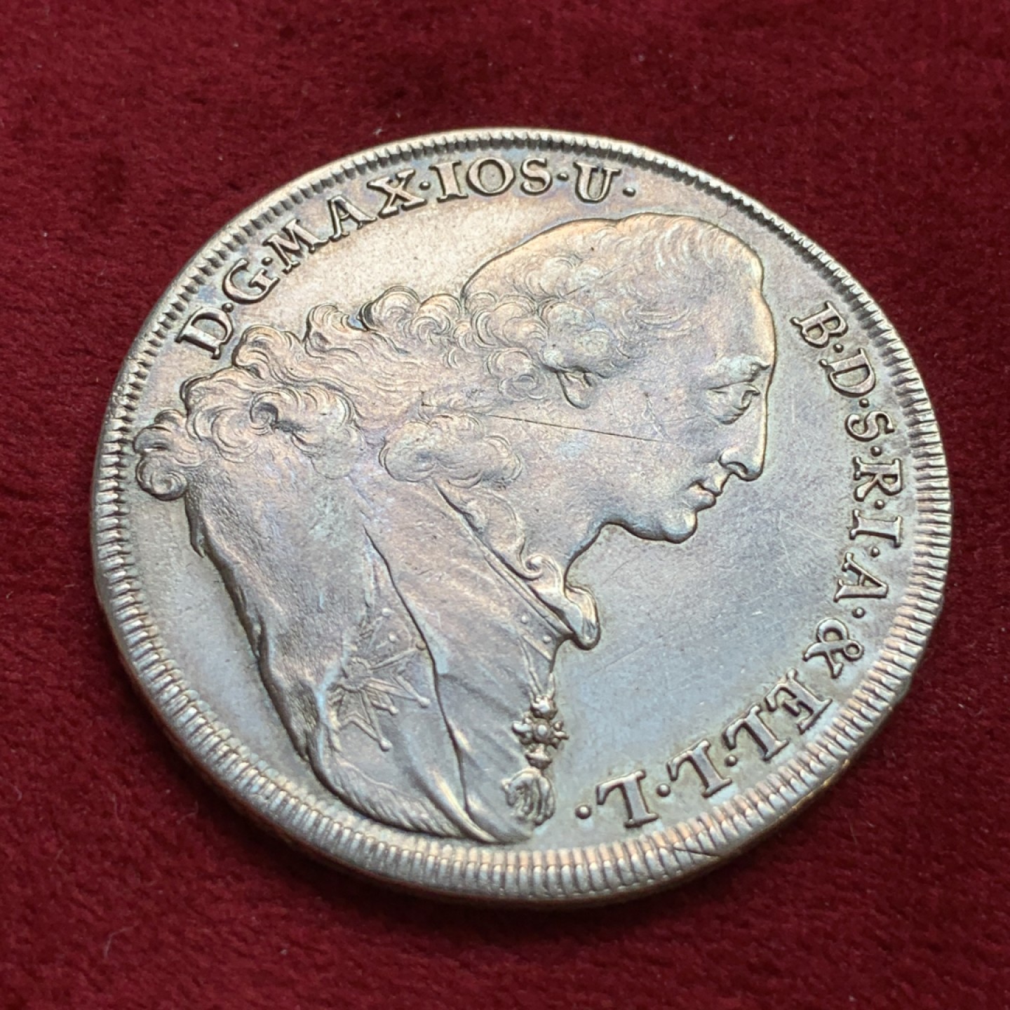 《竞宝斋》第100场-纪念拍卖 (全场包邮)中拍得限量纪念章 德国 巴伐利亚 1771年 马克西米利安 圣母抱婴 泰勒 大银币 和1770年的头像已经有很大的改变更加的扎实