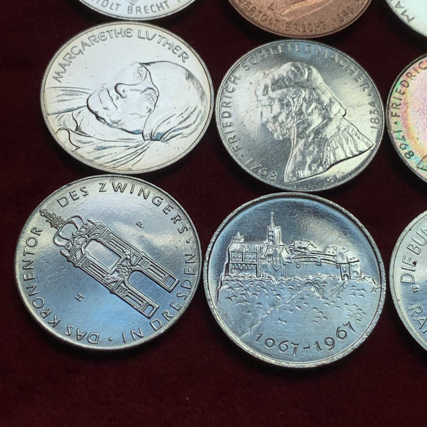 《竞宝斋》第100场-纪念拍卖 (全场包邮)中拍得限量纪念章 1960至1980年左右 东德纪念章 9枚 BU