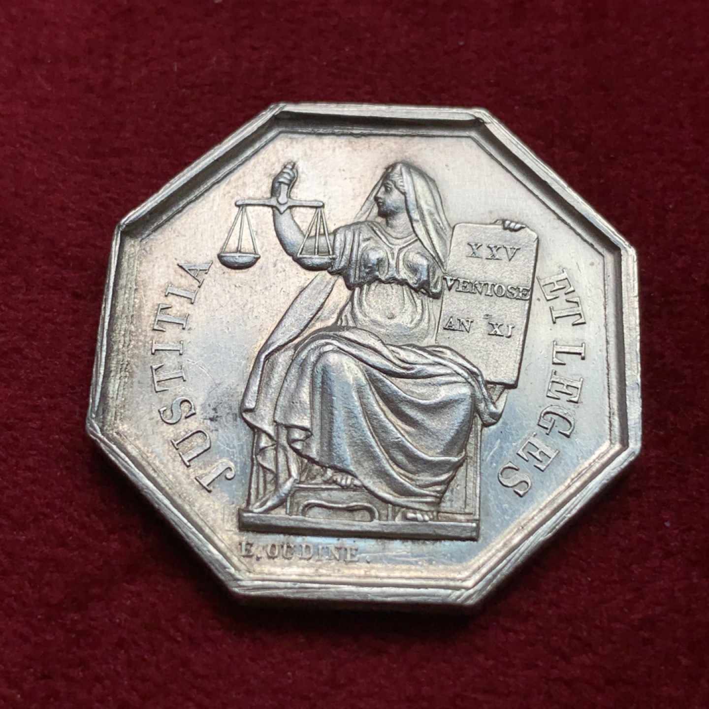 《竞宝斋》第100场-纪念拍卖 (全场包邮)中拍得限量纪念章 法国1860至1879年 图尔斯公证人八角银质代币 早期品种 重13.58克 对角直径33mm 非常好的品相