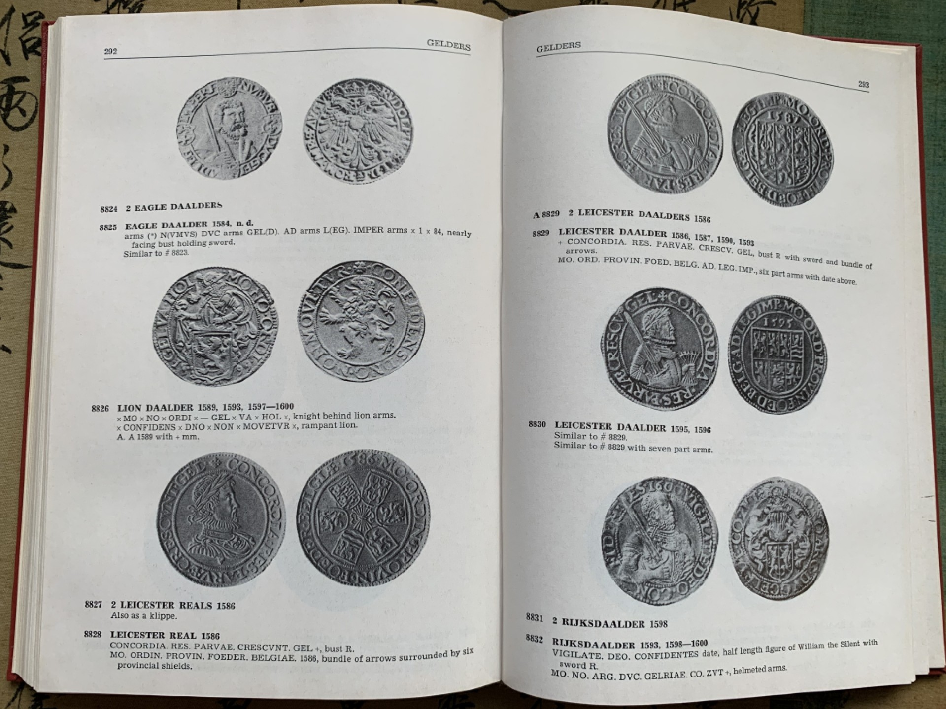 《竞宝斋》第100场-纪念拍卖 (全场包邮)中拍得限量纪念章 达文波特 欧洲克朗型主币目录 1484-1600 是标准目录的同时本身也是收藏品 绝版书 保存的非常好