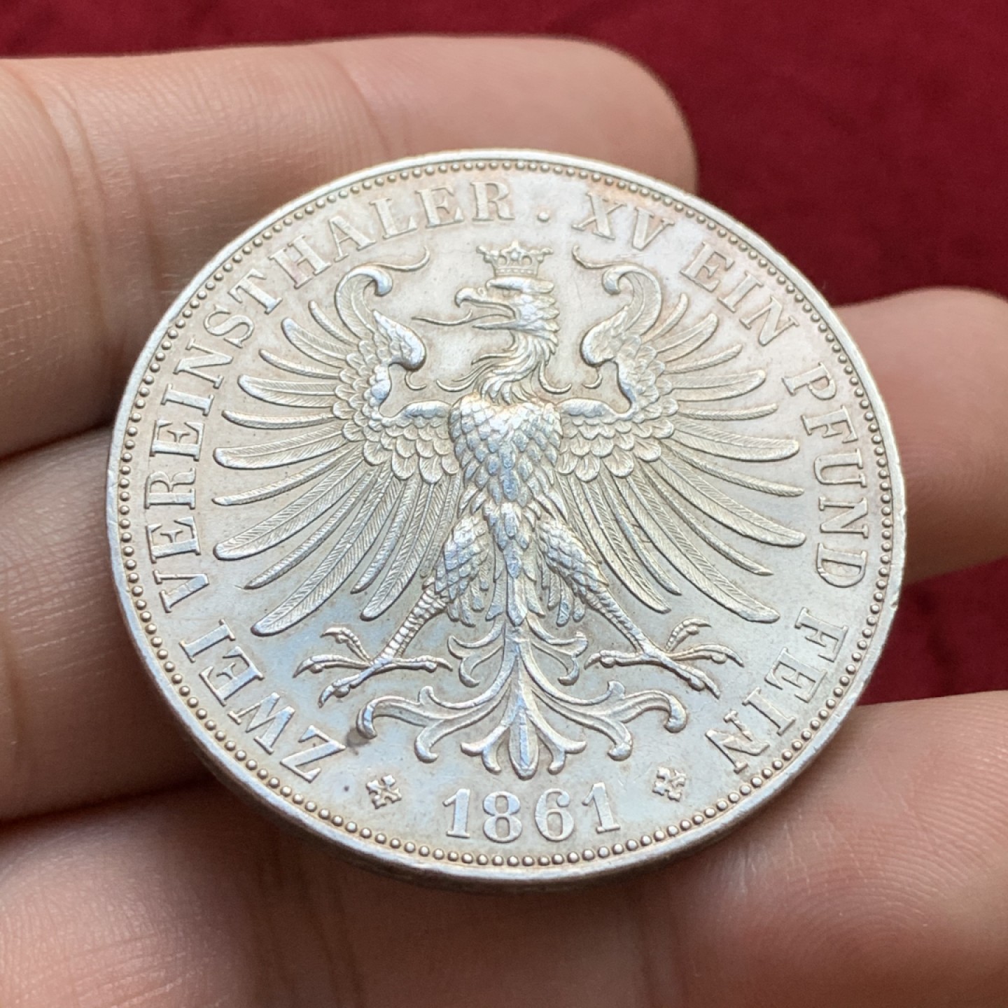 《竞宝斋》第100场-纪念拍卖 (全场包邮)中拍得限量纪念章 德国 1861年 法兰克福 少女 2泰勒 银币 37克大规格 状态好 带光 见视频