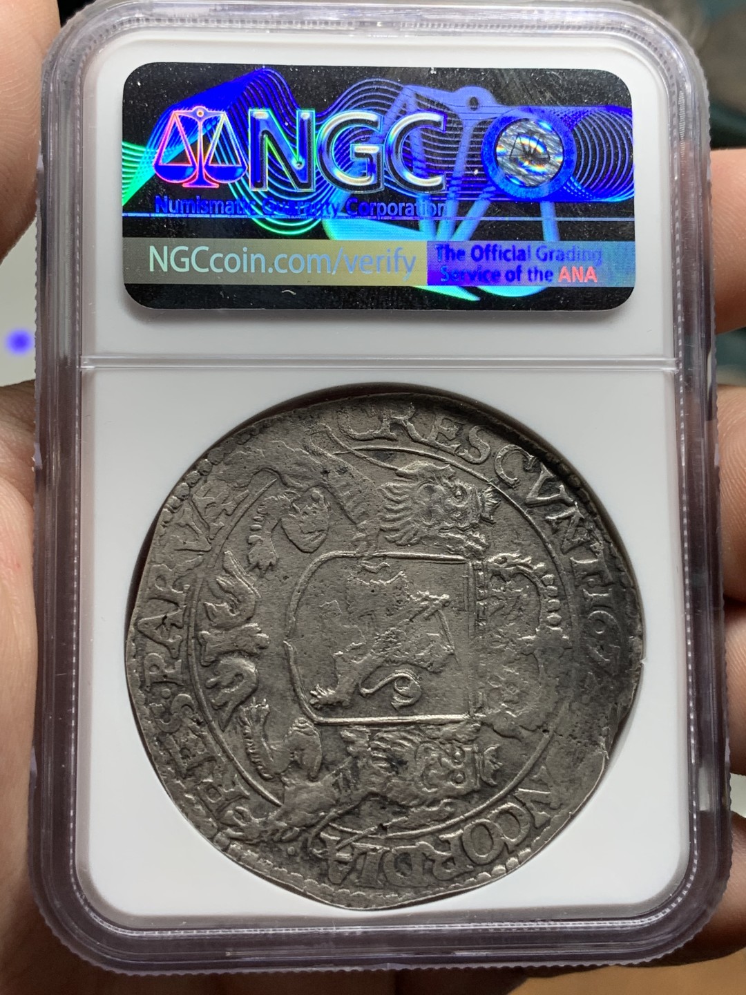 《竞宝斋》第100场-纪念拍卖 (全场包邮)中拍得限量纪念章 NGC VF 荷兰 西弗里斯兰省 1672 1杜卡特 大马剑银币 打制的非常好 这个1672年的币用上了现代币的标准给了VF 无法形容