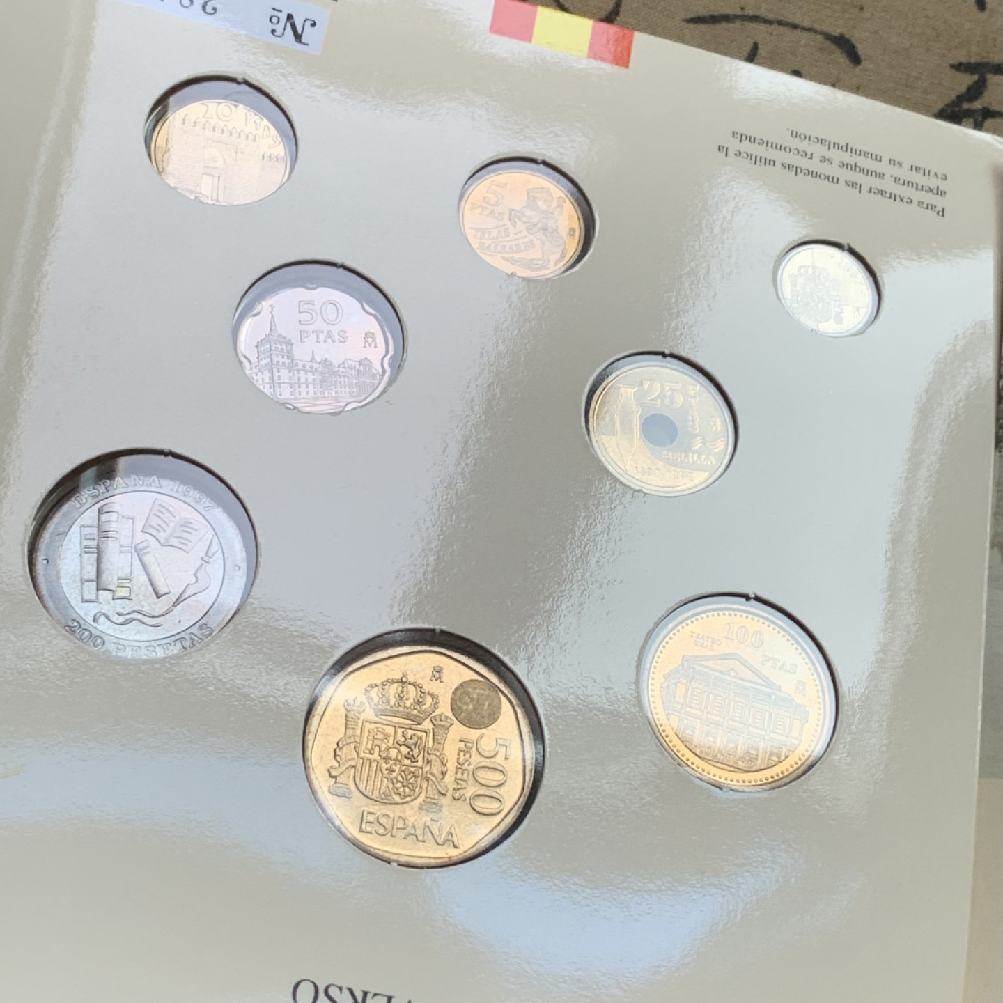 《竞宝斋》第100场-纪念拍卖 (全场包邮)中拍得限量纪念章 1997 西班牙 卡装 8枚装 套币