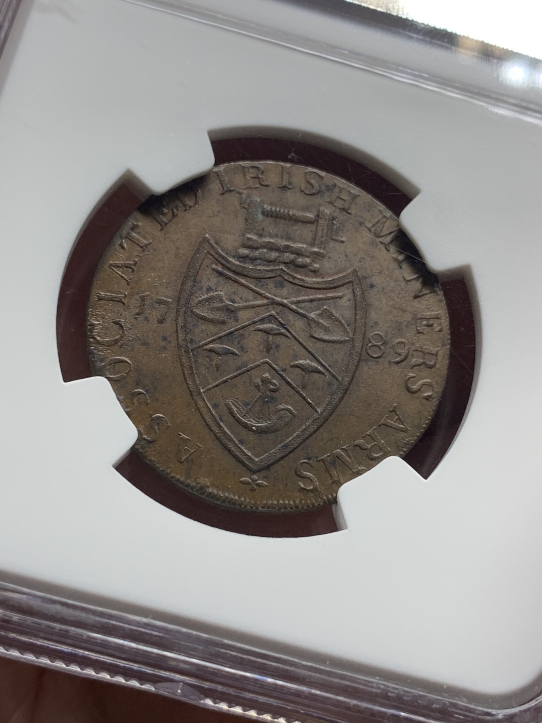 《竞宝斋》第100场-纪念拍卖 (全场包邮)中拍得限量纪念章 NGC MS63 爱尔兰  1789年 半便士 代币 token 光滑的巧克力棕色 相对英国的代币比较少