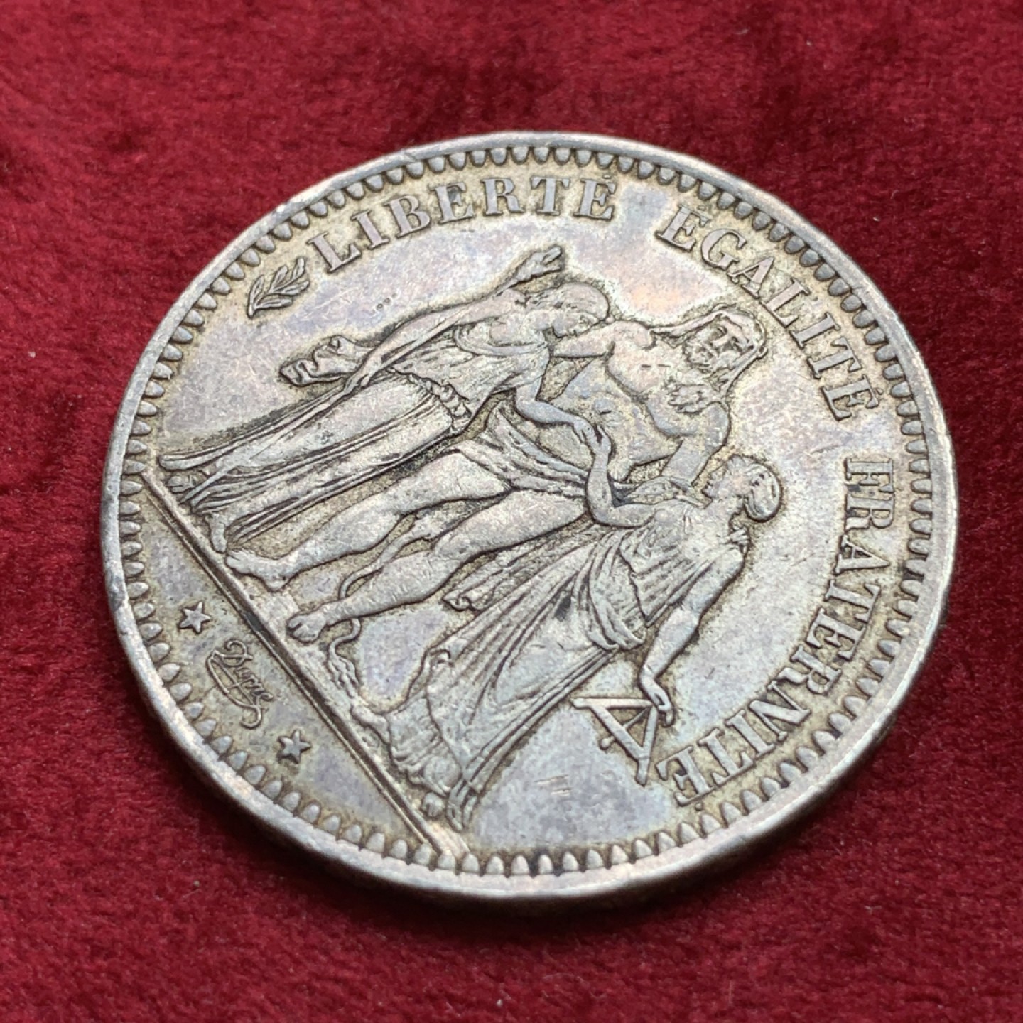 《竞宝斋》第100场-纪念拍卖 (全场包邮)中拍得限量纪念章 法国 1873年 大力神5法郎银币 大力神鼻子可见 包浆非常醇厚