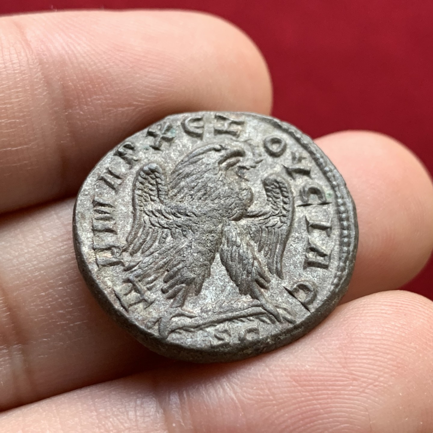 《竞宝斋》第100场-纪念拍卖 (全场包邮)中拍得限量纪念章 古罗马 行省 4德 闪电鹰 银币 11.7克 大规格重量 整体保存的非常好