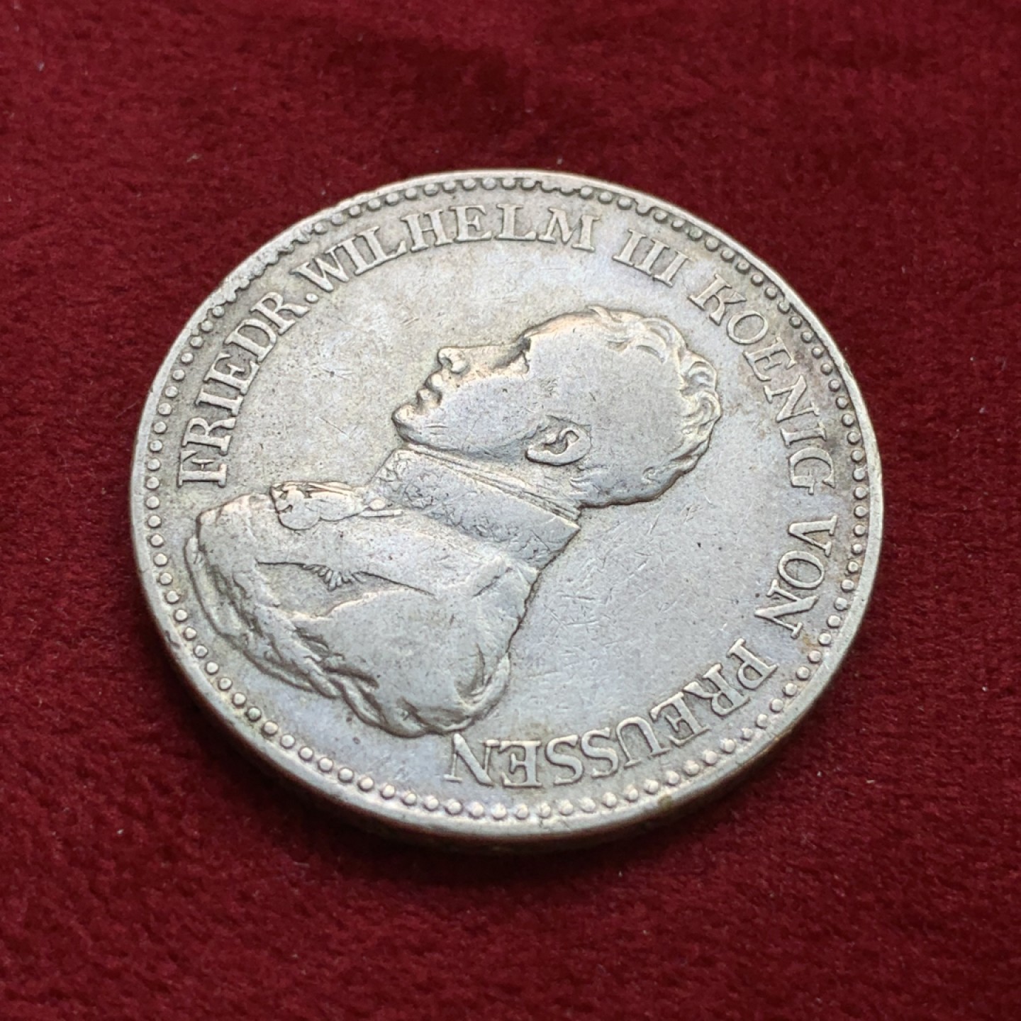 《竞宝斋》第100场-纪念拍卖 (全场包邮)中拍得限量纪念章 德国 普鲁士1818年 弗里德里希·威廉三世 1泰勒银币 炮鹰好的太少了 这枚整体不错