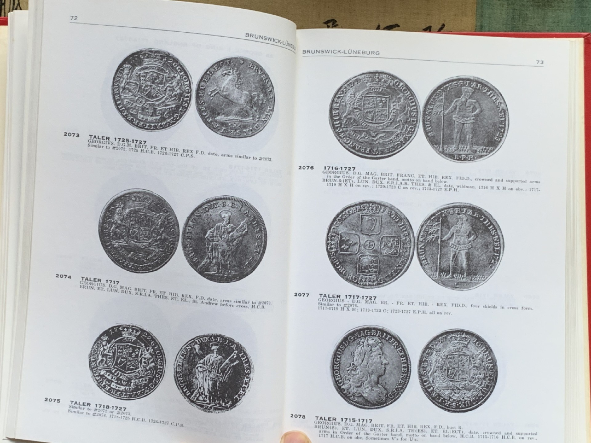 《竞宝斋》第100场-纪念拍卖 (全场包邮)中拍得限量纪念章 稀少 绝版 精装版达文波特 1700-1800年 德国泰勒 目录本身也成为了藏品，评级盒上DAV对应的就是此目录，厚达410多页。泰勒必备