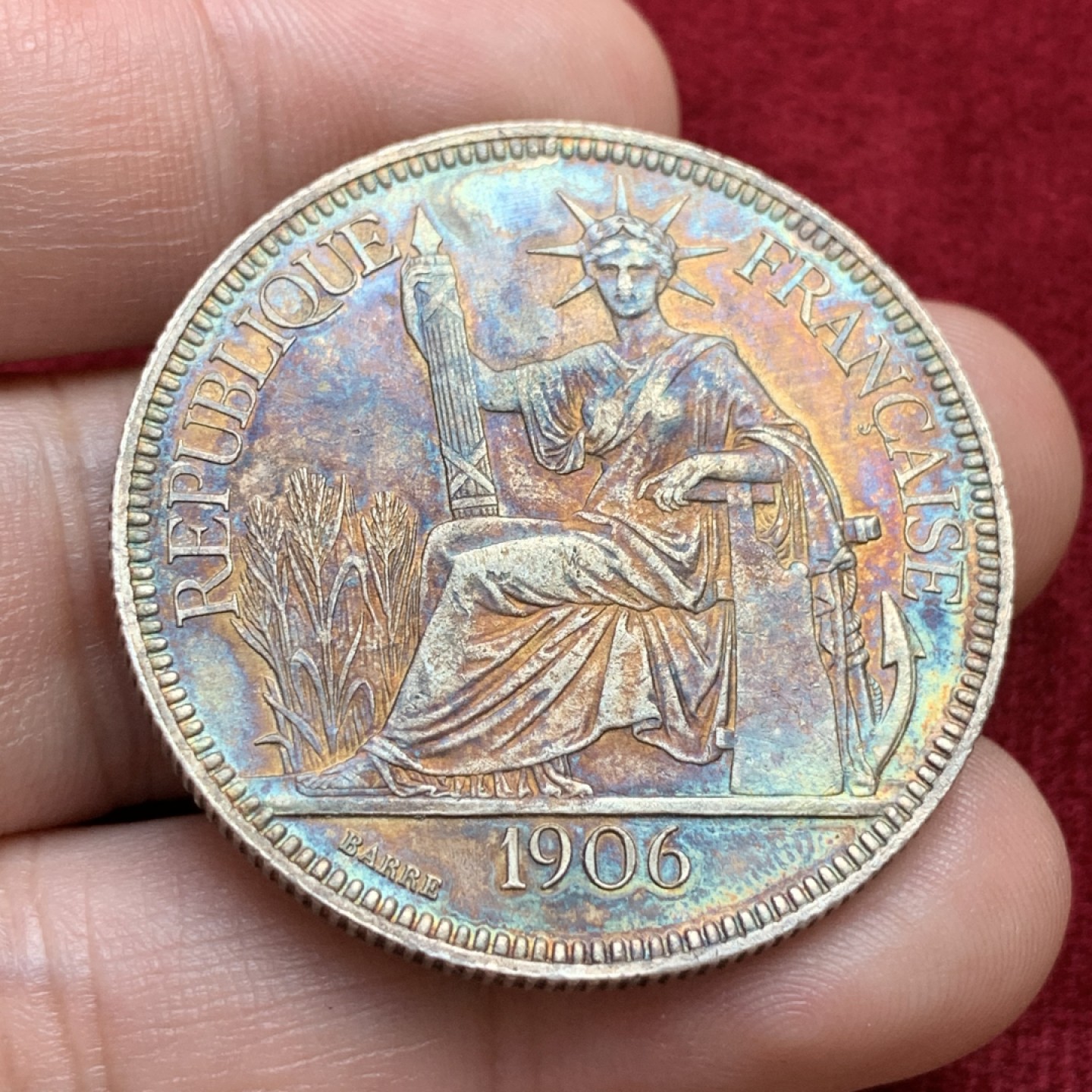 《竞宝斋》第100场-纪念拍卖 (全场包邮)中拍得限量纪念章 法属印支1906年坐人1元银币 细节不错 包浆漂亮