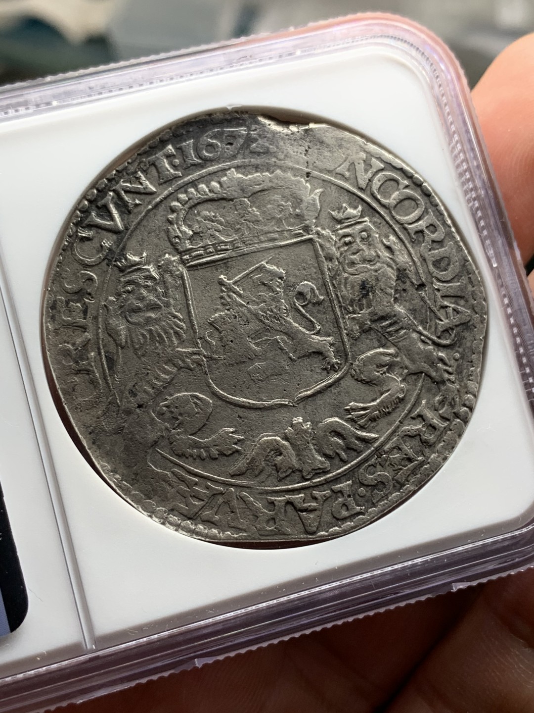 《竞宝斋》第100场-纪念拍卖 (全场包邮)中拍得限量纪念章 NGC VF 荷兰 西弗里斯兰省 1672 1杜卡特 大马剑银币 打制的非常好 这个1672年的币用上了现代币的标准给了VF 无法形容