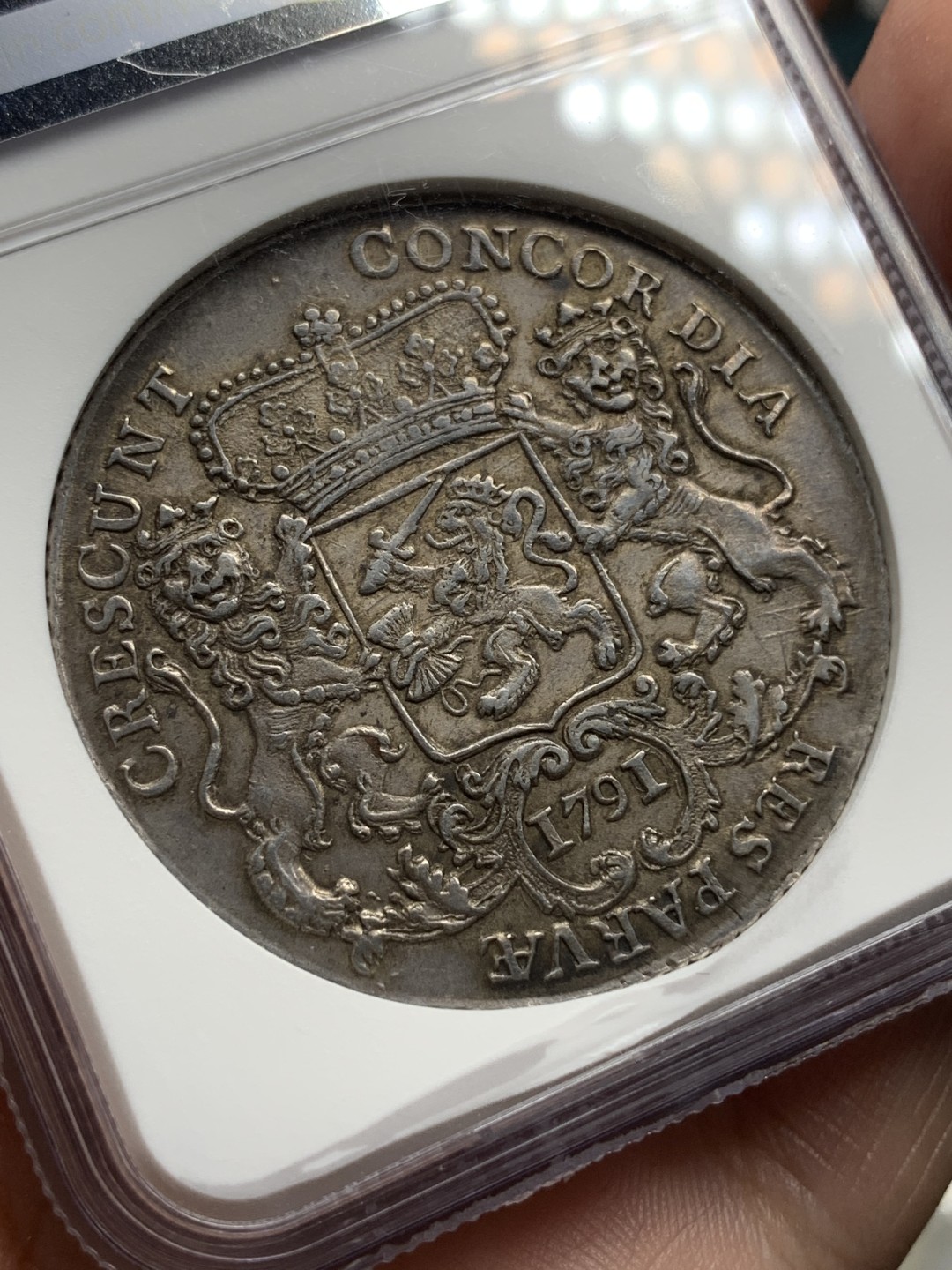 《竞宝斋》第100场-纪念拍卖 (全场包邮)中拍得限量纪念章 更高分3枚  NGC AU55 荷兰 骑字版 1791/0年 西弗里斯兰省 1杜卡特大马剑银币 原味包浆 双面深打 状态难得