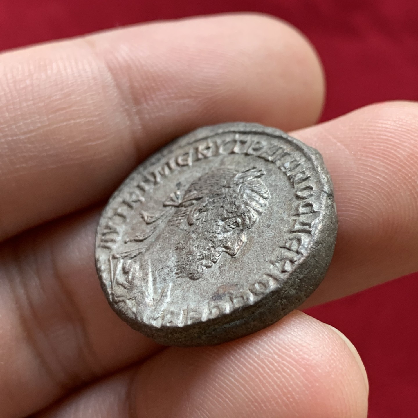 《竞宝斋》第100场-纪念拍卖 (全场包邮)中拍得限量纪念章 古罗马 行省 4德 闪电鹰 银币 11.7克 大规格重量 整体保存的非常好