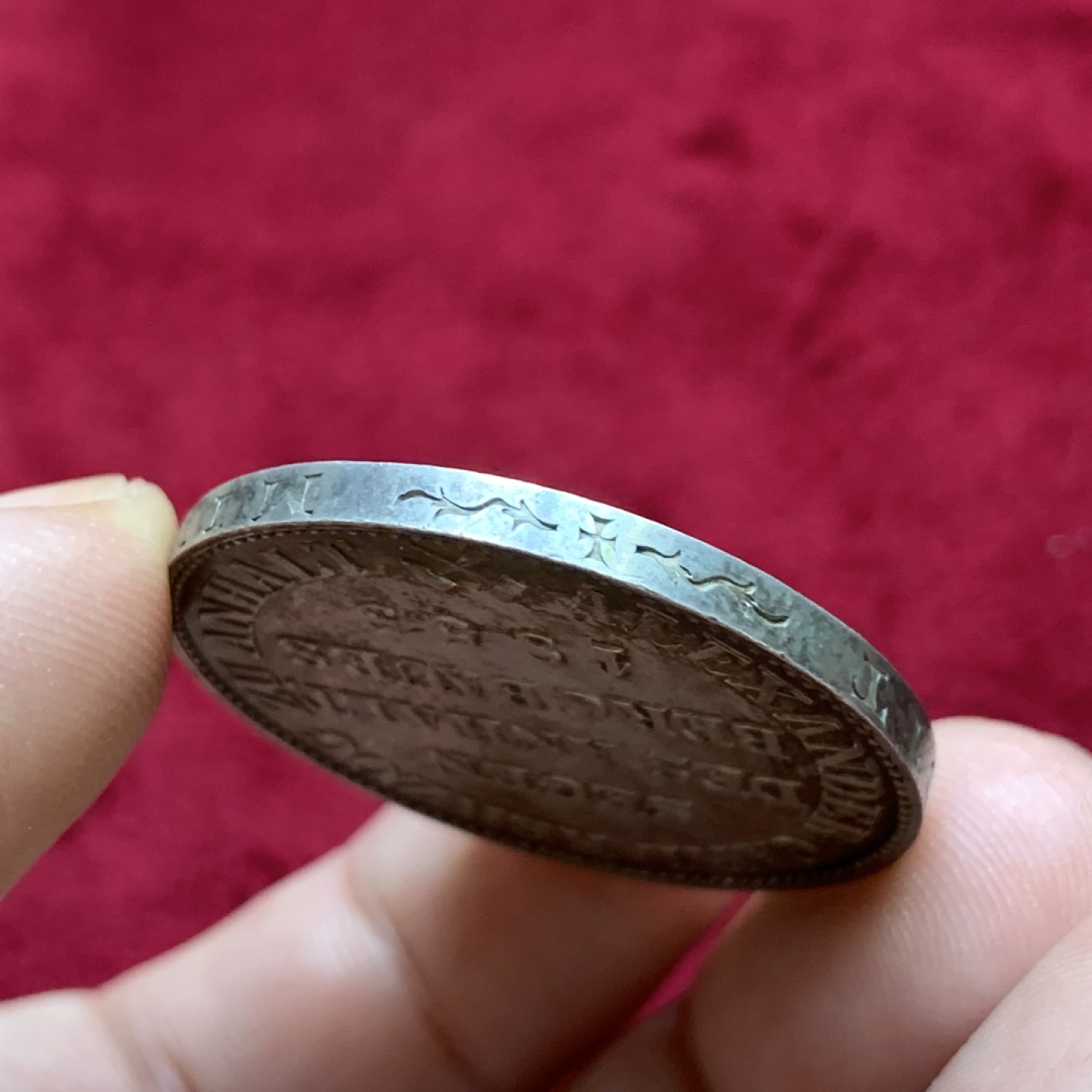 《竞宝斋》第100场-纪念拍卖 (全场包邮)中拍得限量纪念章 德国 安哈特 1855年 小熊爬墙 1泰勒大银币 双面炫五彩  细节没得说 自己都没有了 见视频吧