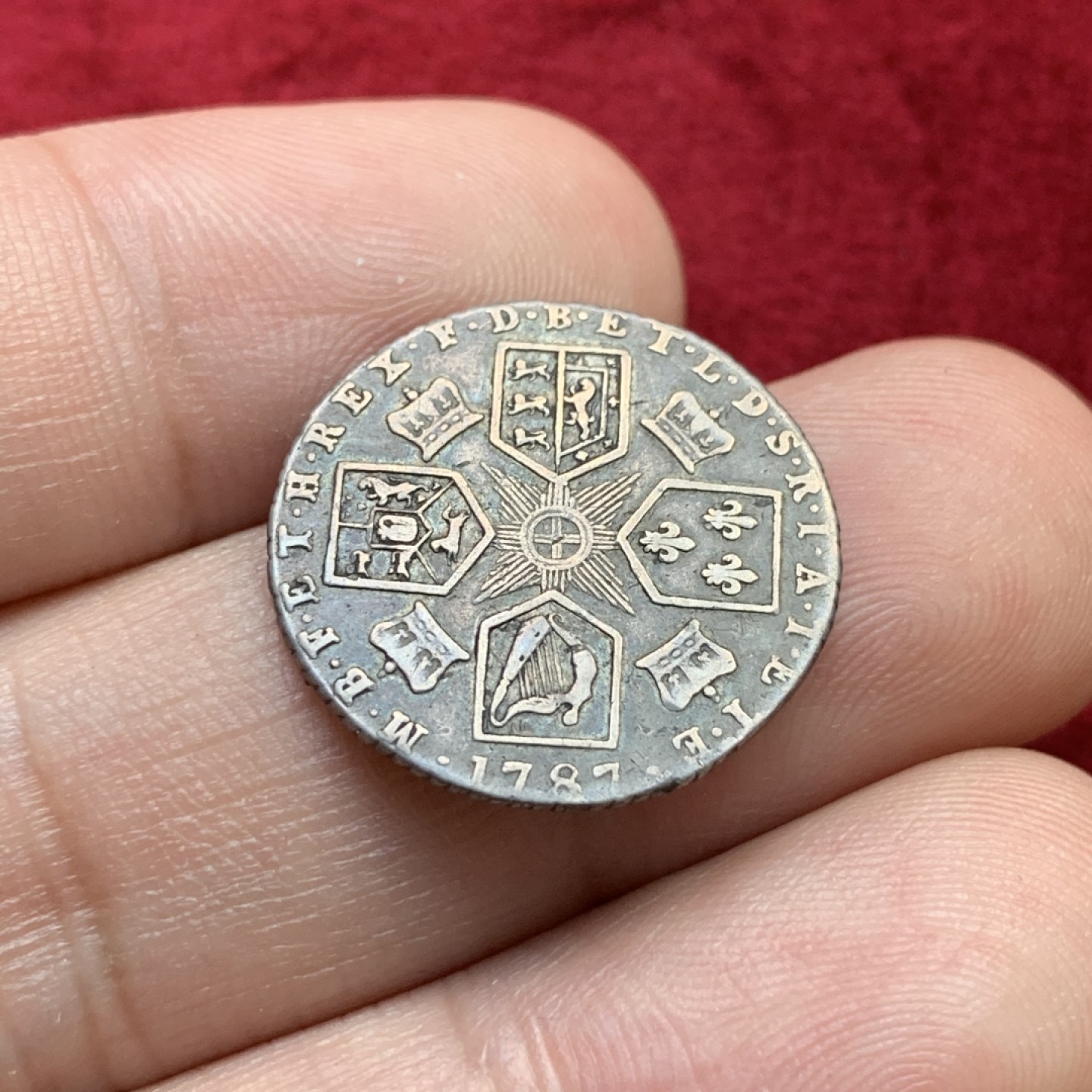 《竞宝斋》第100场-纪念拍卖 (全场包邮)中拍得限量纪念章 英国 1787年 乔三 6便士银币 原味包浆 细节好