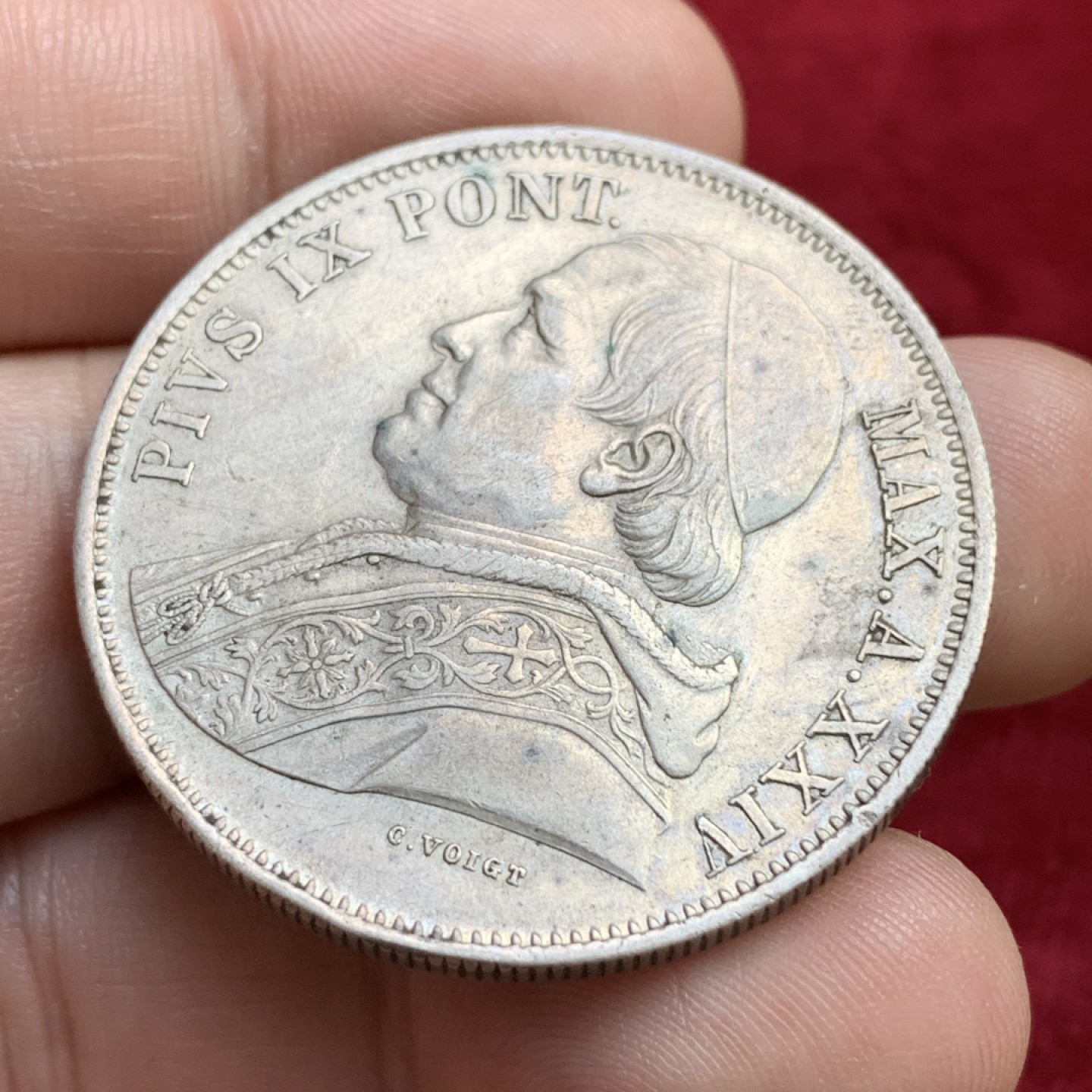 《竞宝斋》第100场-纪念拍卖 (全场包邮)中拍得限量纪念章 梵蒂冈 1870年 教皇庇护九世5里拉大银币 细节保存的很好 