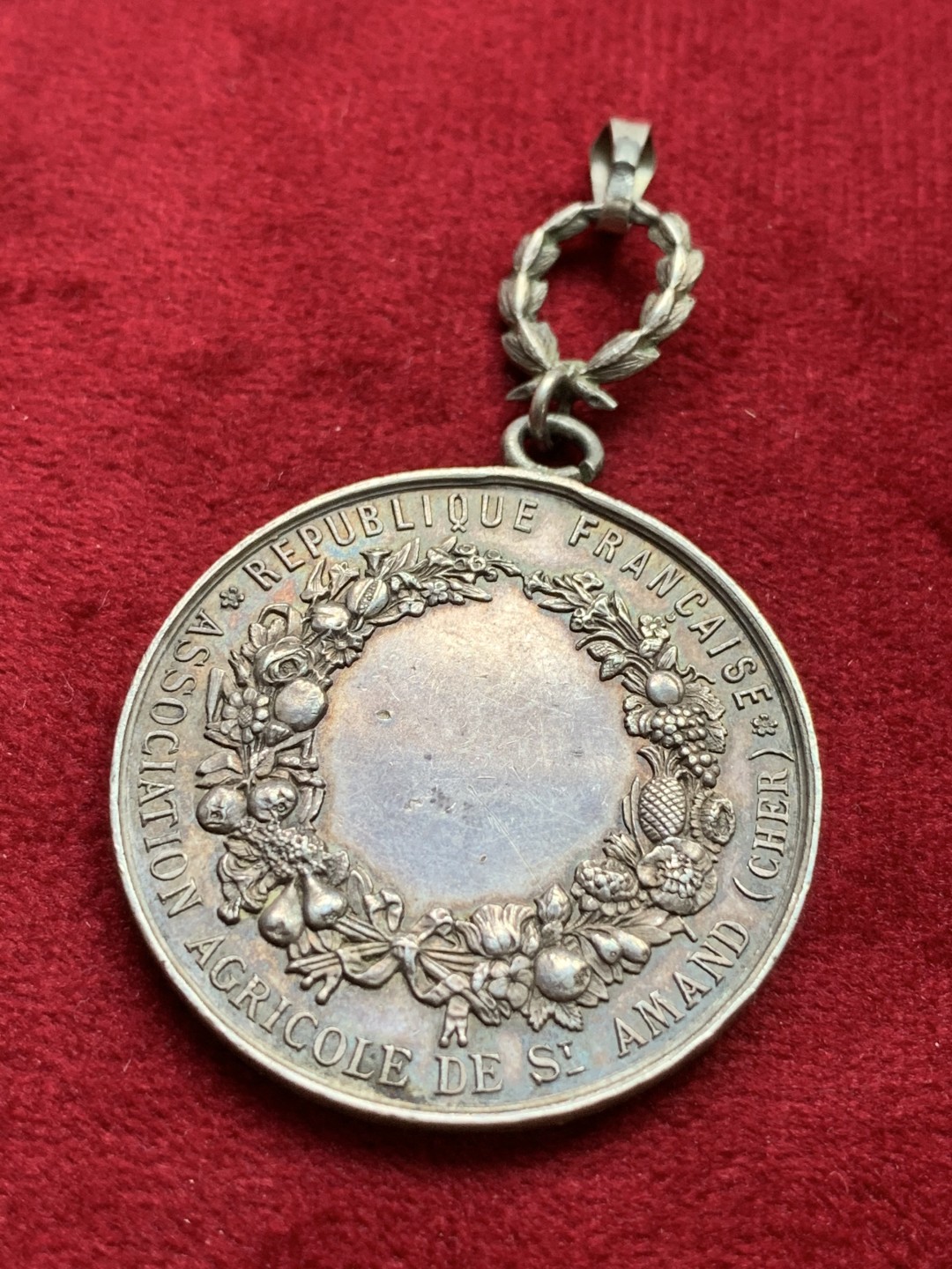 《竞宝斋》第100场-纪念拍卖 (全场包邮)中拍得限量纪念章 法国 农业部 银章  设计新颖 细节非常好 20.3克 圆章直径36.9mm