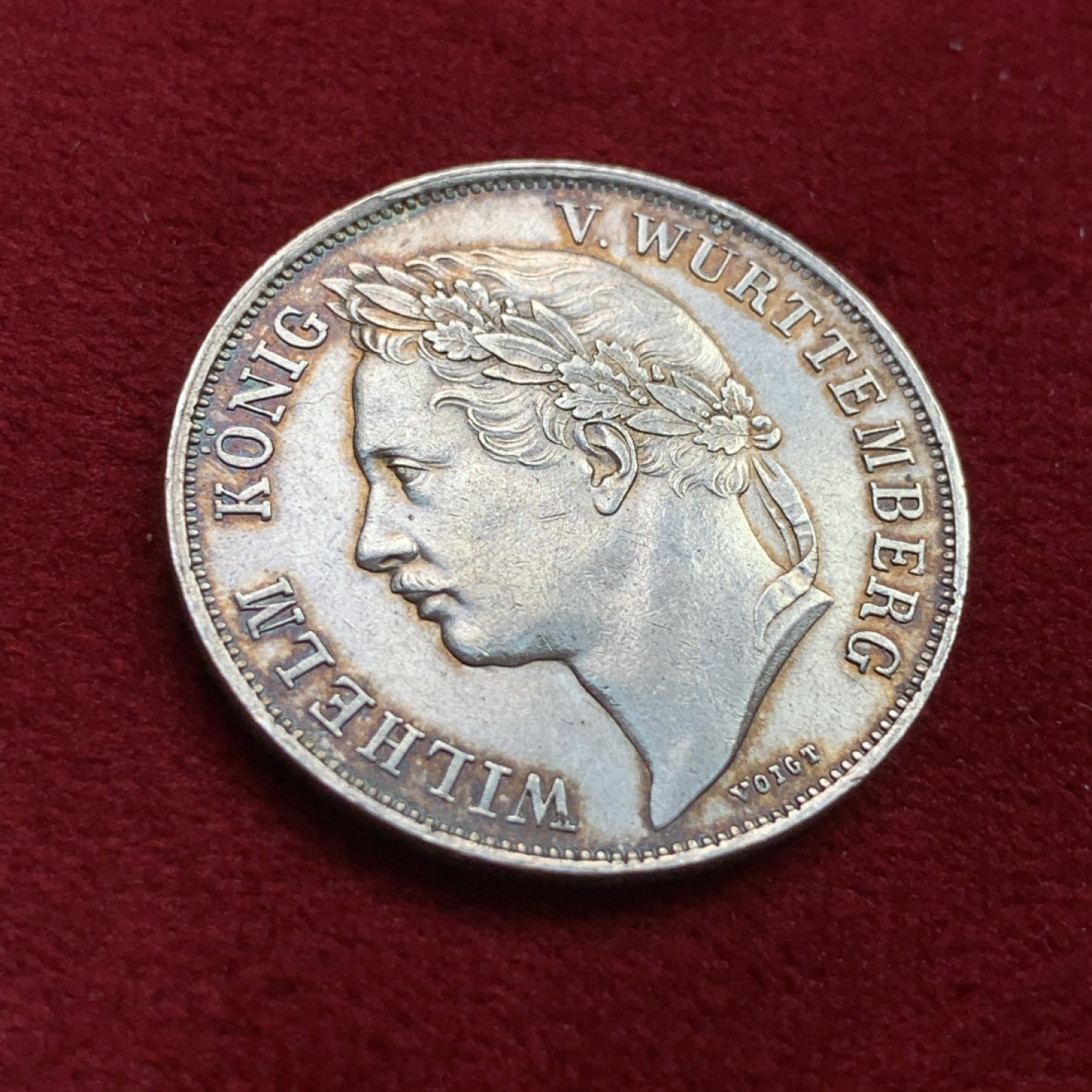 《竞宝斋》第100场-纪念拍卖 (全场包邮)中拍得限量纪念章 德国 符腾堡 1841年 登基25周年 纪念1盾 银币 绝美状态 压箱底的裸币都拿出来了