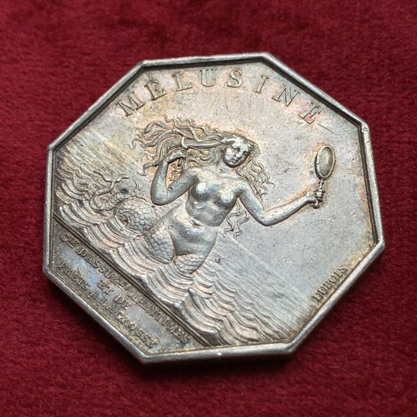 《竞宝斋》第100场-纪念拍卖 (全场包邮)中拍得限量纪念章 名誉品 法国1832至1841年海洋保险 海妖 八角银质代币 深彩包浆 细节保存的非常好 脸部清晰 法代目录封面币 神灯边铭 重17.44克 对角直径35.8mm