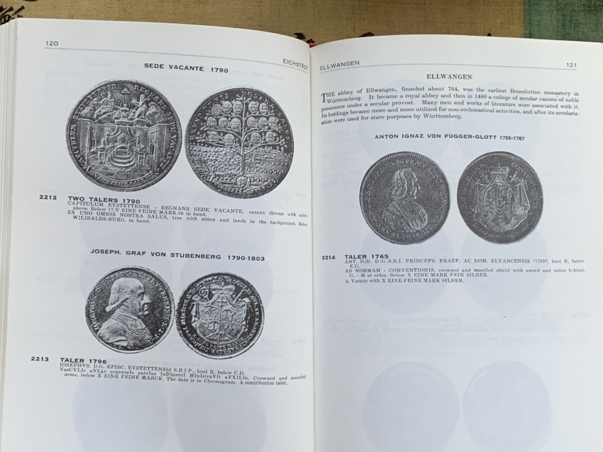 《竞宝斋》第100场-纪念拍卖 (全场包邮)中拍得限量纪念章 稀少 绝版 精装版达文波特 1700-1800年 德国泰勒 目录本身也成为了藏品，评级盒上DAV对应的就是此目录，厚达410多页。泰勒必备