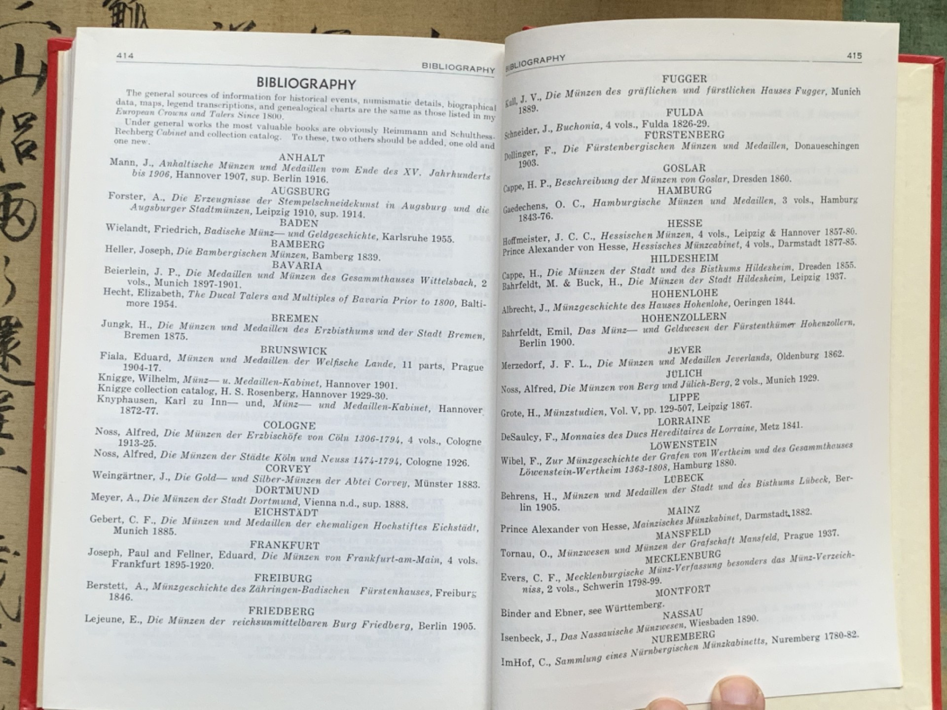 《竞宝斋》第100场-纪念拍卖 (全场包邮)中拍得限量纪念章 稀少 绝版 精装版达文波特 1700-1800年 德国泰勒 目录本身也成为了藏品，评级盒上DAV对应的就是此目录，厚达410多页。泰勒必备