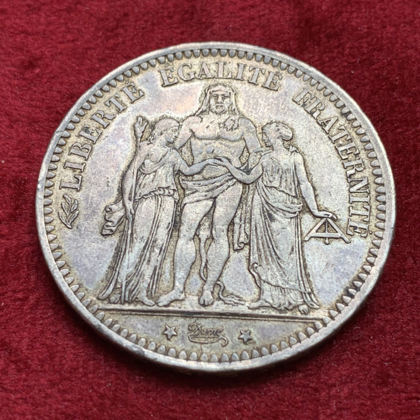 《竞宝斋》第100场-纪念拍卖 (全场包邮)中拍得限量纪念章 法国 1873年 大力神5法郎银币 大力神鼻子可见 包浆非常醇厚